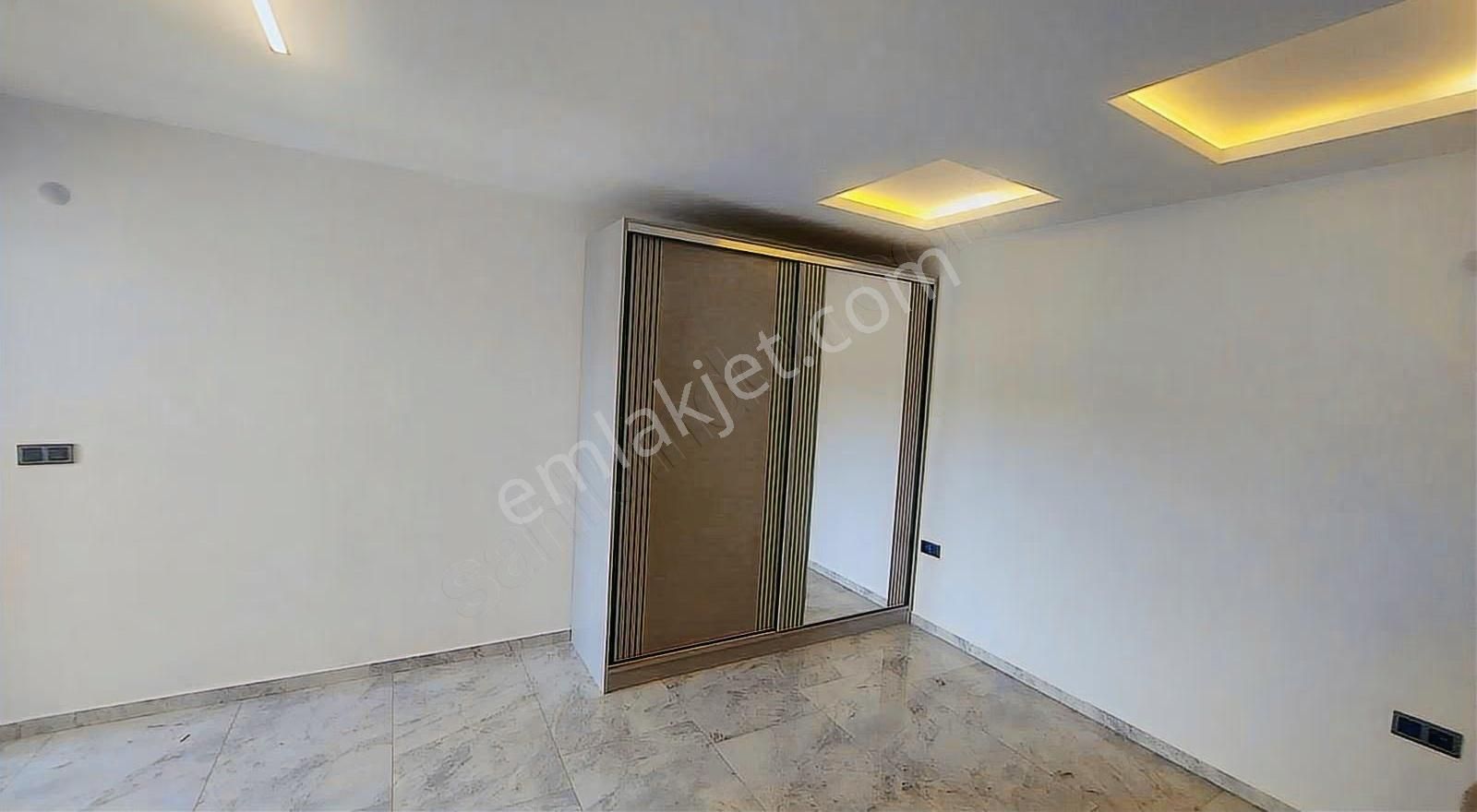 Kuşadası Sahil Sitelerinde Havuzlu Yerden Isıtmalı 3+1 Lüx Villa - Görsel 26