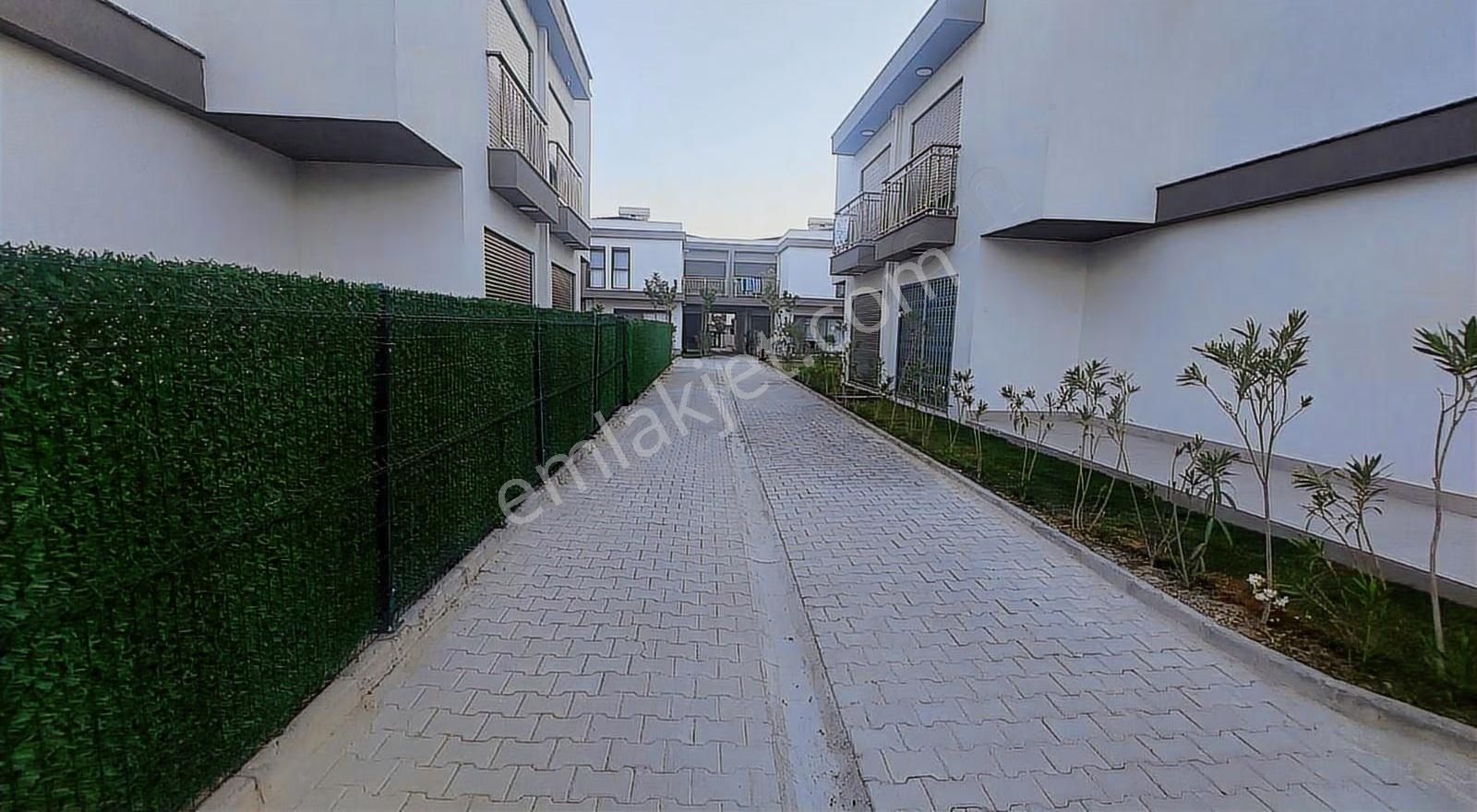 Kuşadası Sahil Sitelerinde Havuzlu Yerden Isıtmalı 3+1 Lüx Villa - Görsel 31