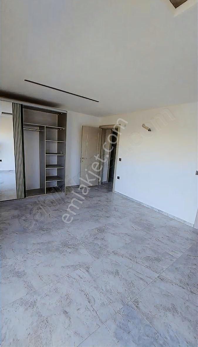 Kuşadası Sahil Sitelerinde Havuzlu Yerden Isıtmalı 3+1 Lüx Villa - Görsel 21