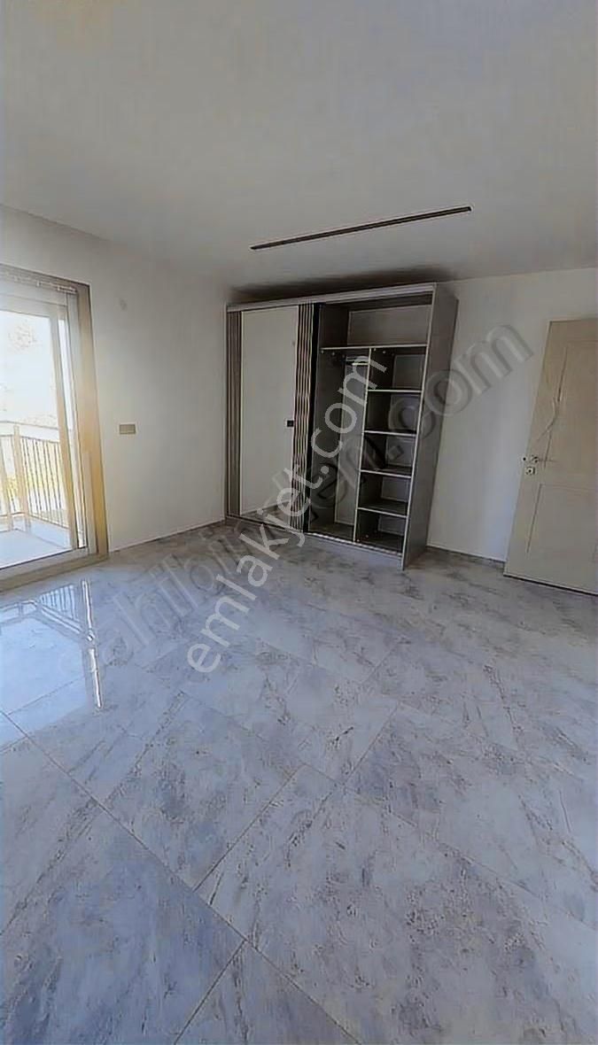 Kuşadası Sahil Sitelerinde Havuzlu Yerden Isıtmalı 3+1 Lüx Villa - Görsel 25