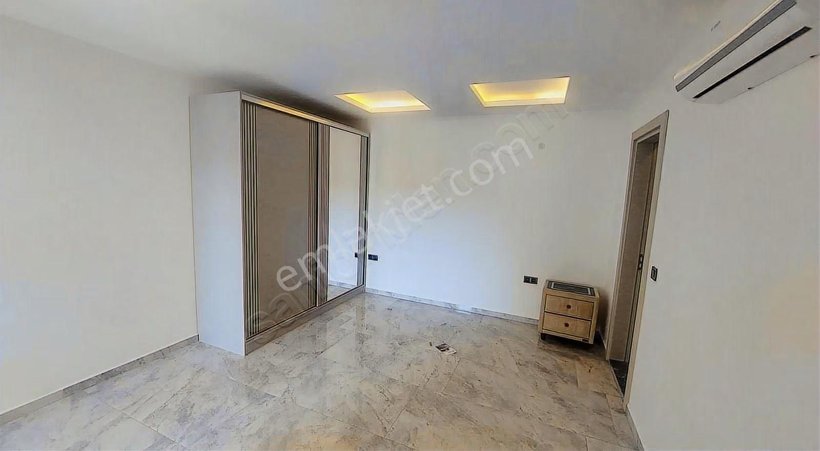 Kuşadası Sahil Sitelerinde Havuzlu Yerden Isıtmalı 3+1 Lüx Villa - Görsel 24