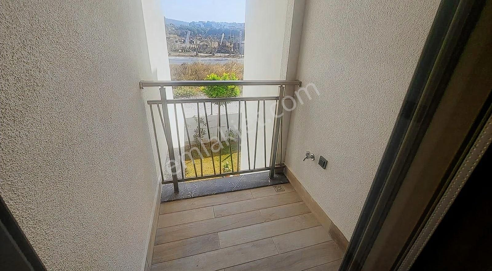 Kuşadası Sahil Sitelerinde Havuzlu Yerden Isıtmalı 3+1 Lüx Villa - Görsel 10