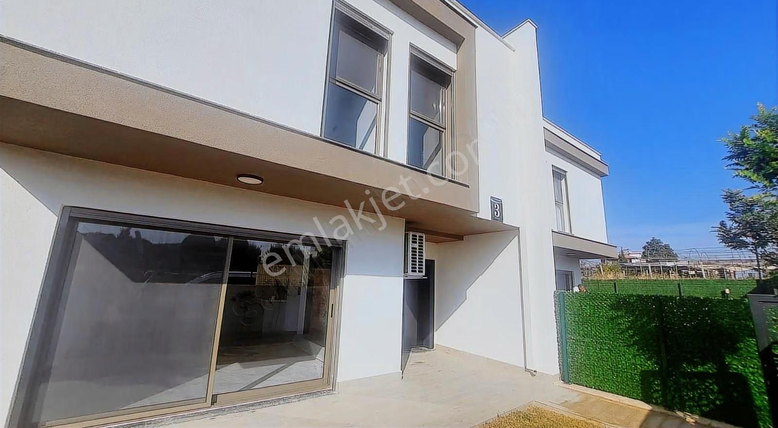 Kuşadası Sahil Sitelerinde Havuzlu Yerden Isıtmalı 3+1 Lüx Villa - Görsel 12