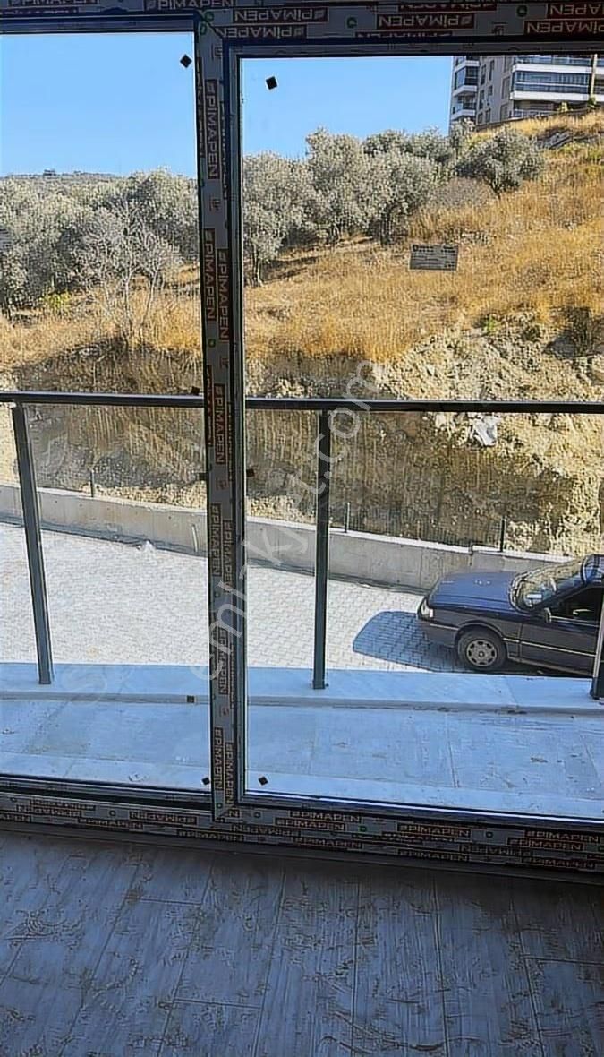 Kuşadası İkiçeşmelikte Havuzlu Kapalı Garajlı Sitede Satılık 1+1 - Görsel 7