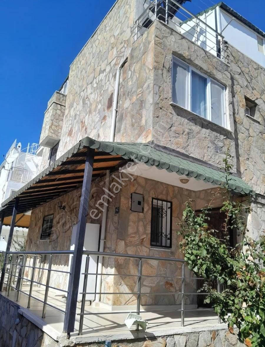 Kuşadası Aveme Arkası Denize 500 Mt Mesafede Satılık 4+1 Triplex - Görsel 7