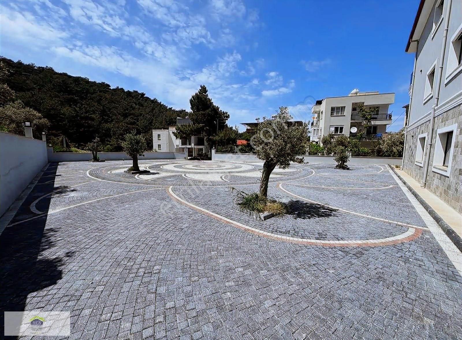 Ycs'den Havuzlu Sitede Sıfır Eşyalı Geniş 2+1 Daire - Görsel 11