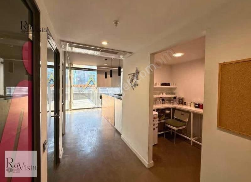 Ontan Bayraklı Kurumsal Kıracılı Satılık Ofis - Görsel 16