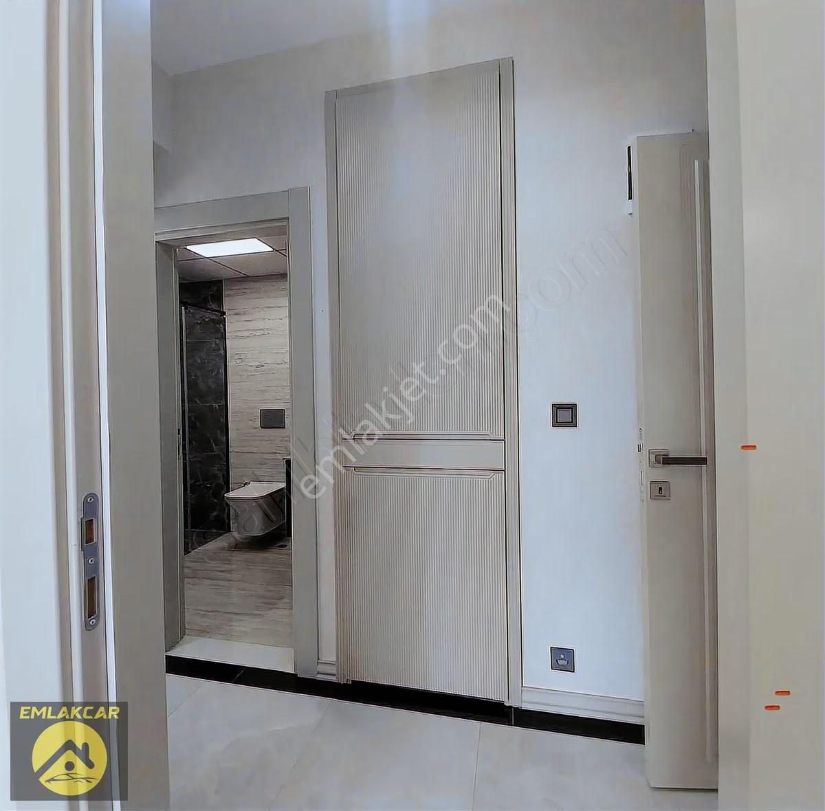 Emlakcar Dan Uluğbey Mahallesinde Site İçerisinde Lüks 3+1 Daire - Görsel 5