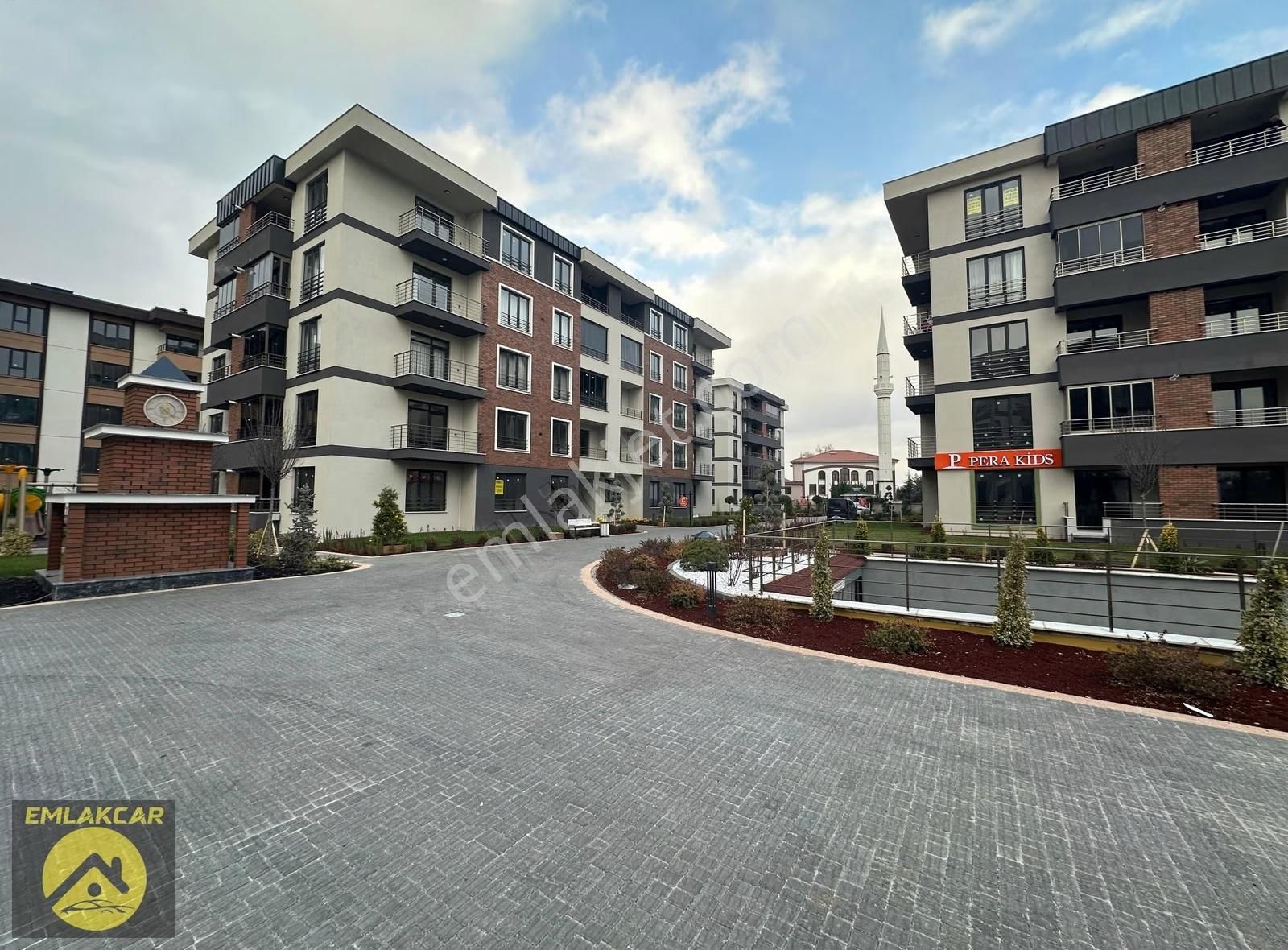 Emlakcar Dan Uluğbey Mahallesinde Site İçerisinde Lüks 3+1 Daire - Görsel 16