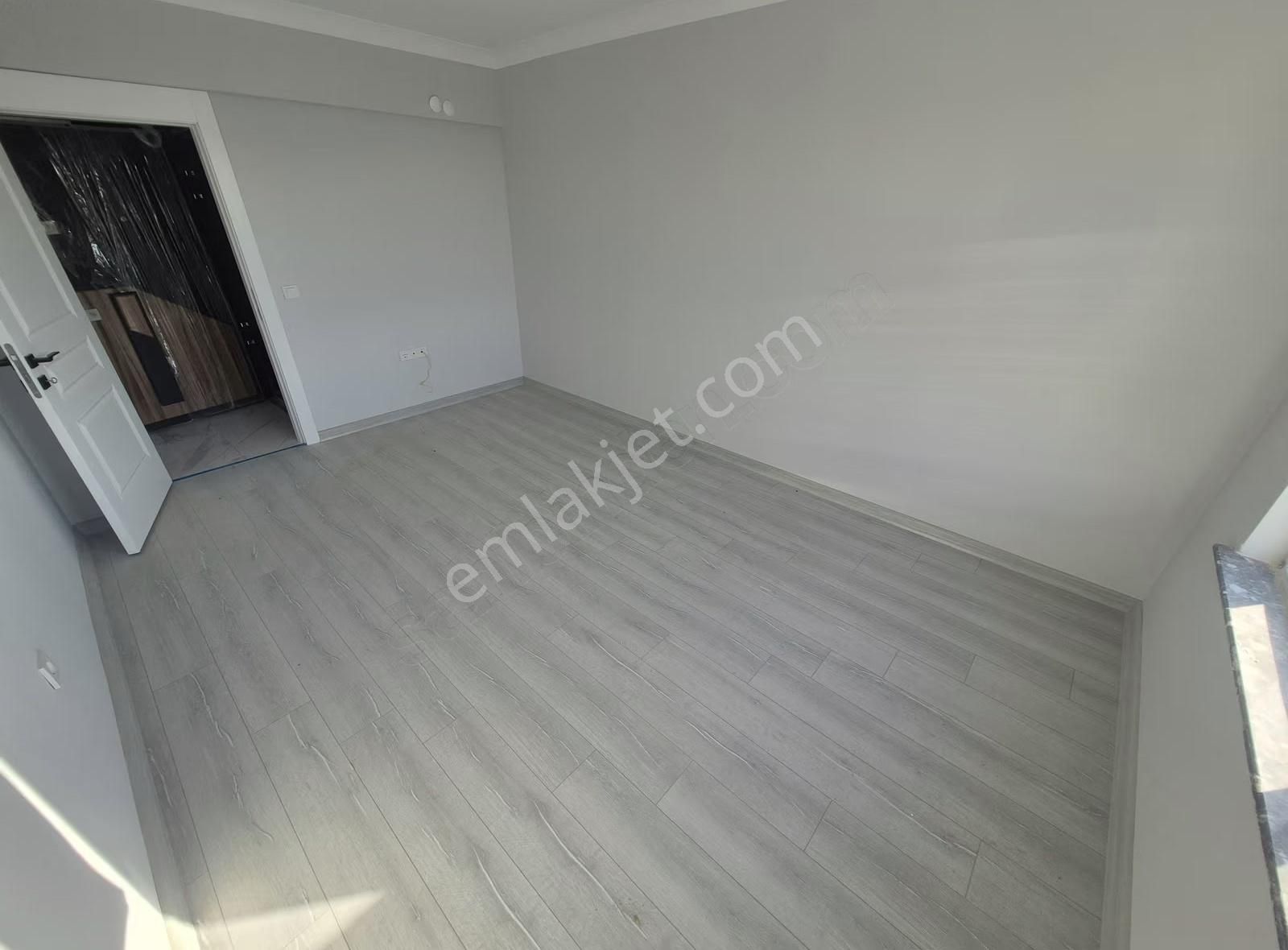 Yeni Binada 3+1 Kiralık Daire - Görsel 13