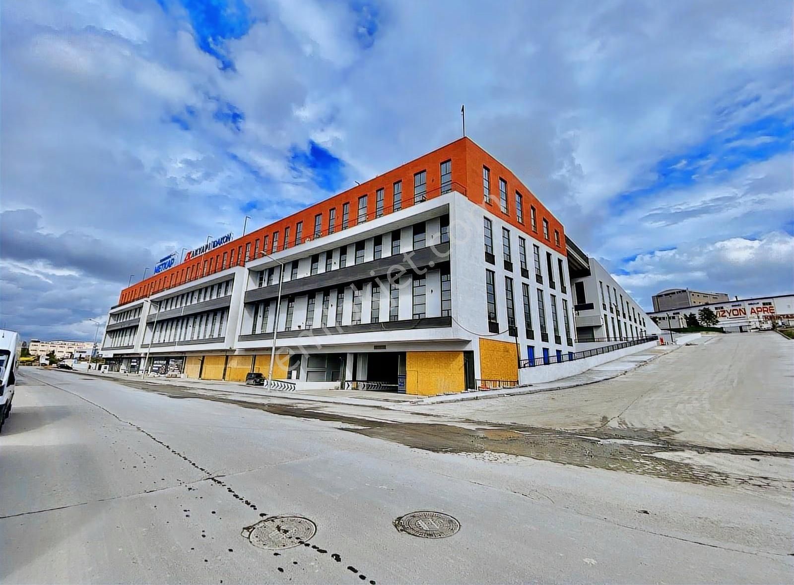 Özel Fırsatlar İle 256 M2 İşyeri Hadımköy Ticarethane Metkap'ta! - Görsel 2
