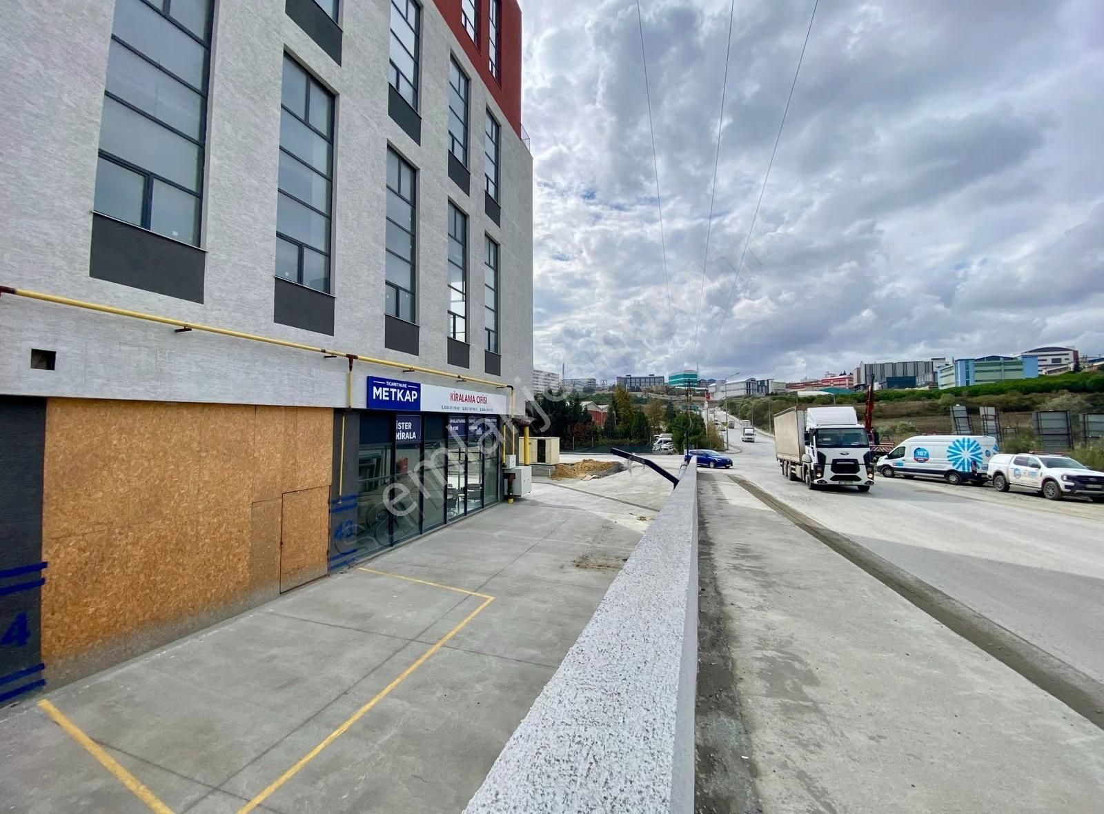Ana Cadde Cepheli 197 M2 Mağaza Hadımköy Ticarethane Metkap'ta! - Görsel 3