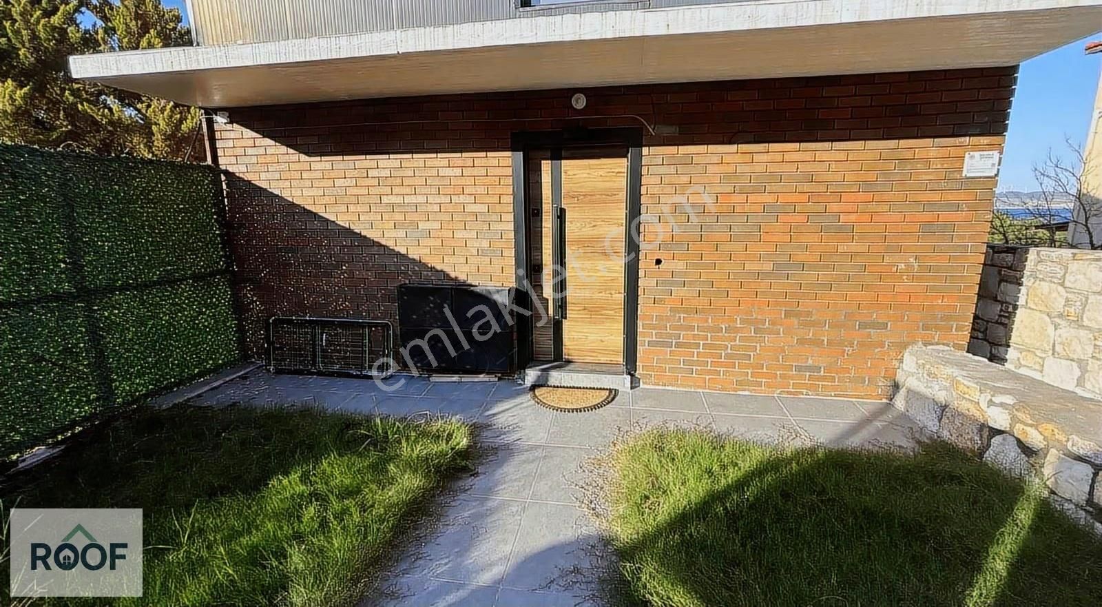 Yeni Foça Donatkent Sitesinde Tripleks Deniz Manzaralı Villa - Görsel 3