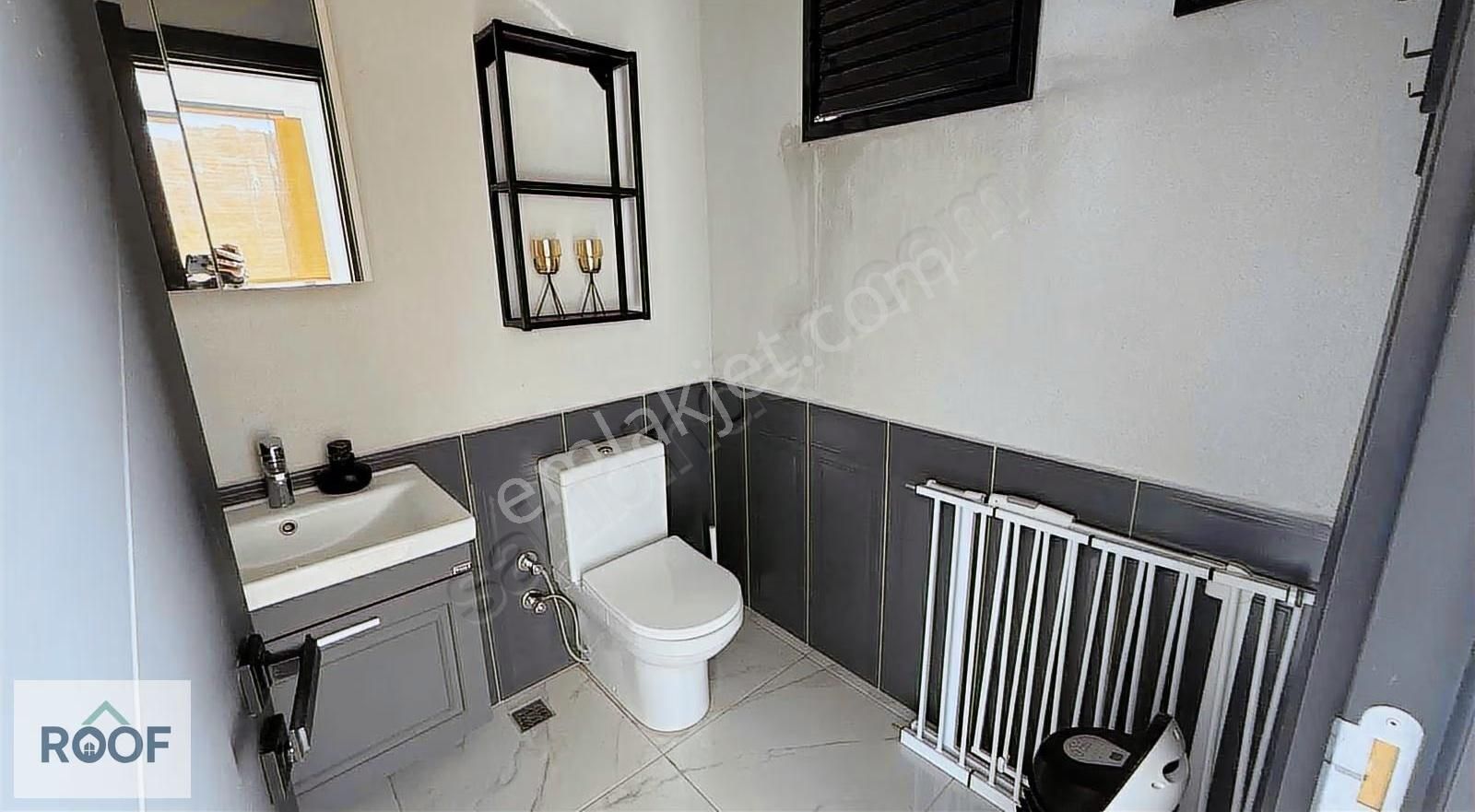 Yeni Foça Donatkent Sitesinde Tripleks Deniz Manzaralı Villa - Görsel 2