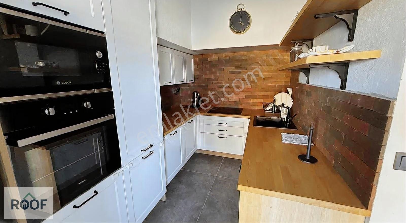 Yeni Foça Donatkent Sitesinde Tripleks Deniz Manzaralı Villa - Görsel 8