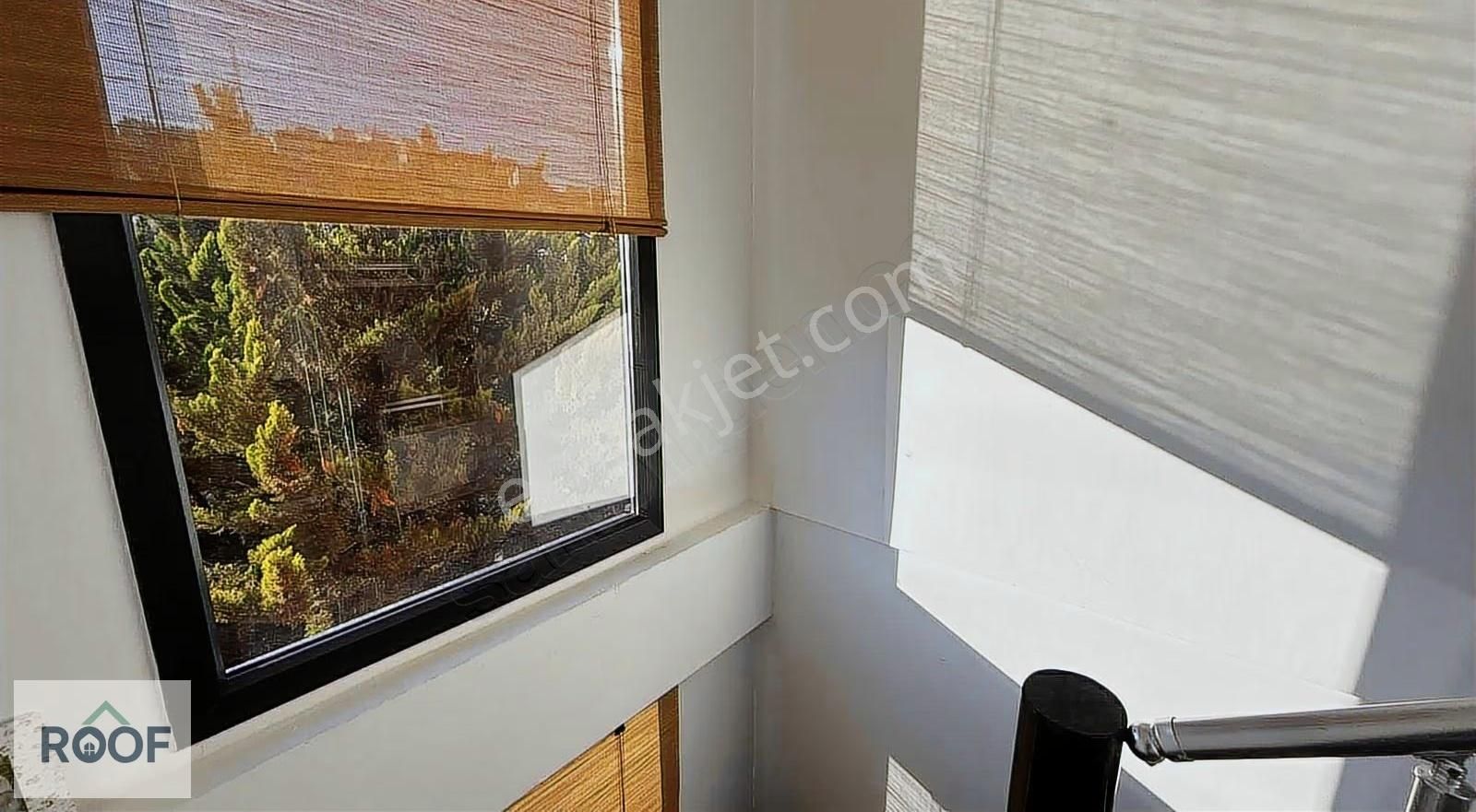 Yeni Foça Donatkent Sitesinde Tripleks Deniz Manzaralı Villa - Görsel 35