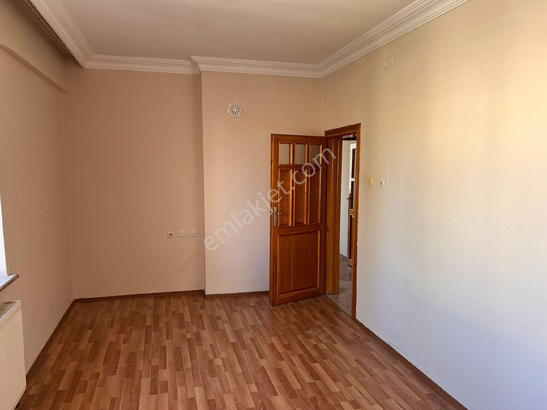 Sahibinden Kiralık Daire Kulesiteye 250 Metre Mesafede Geniş Daire - Görsel 24