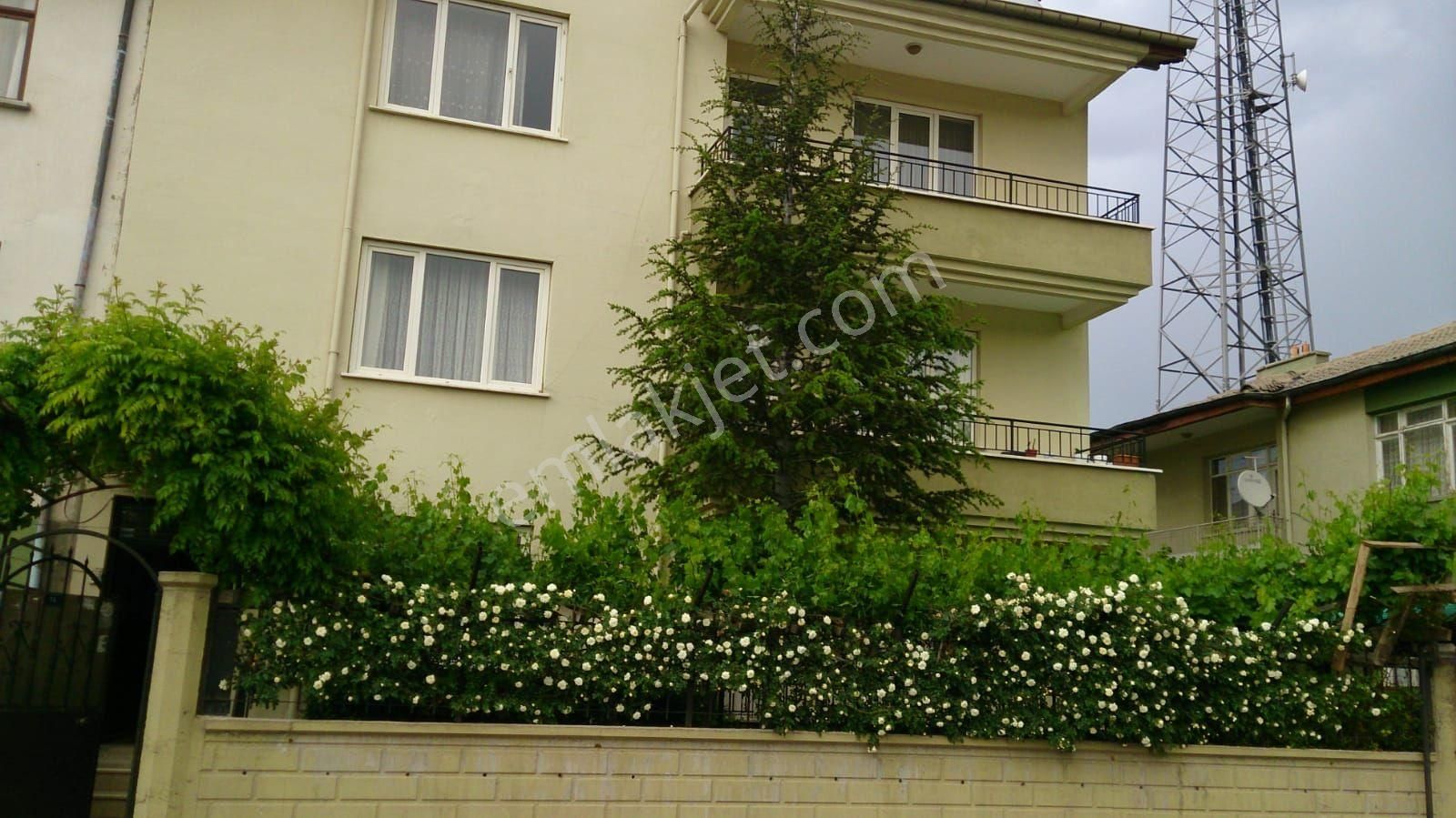 Sahibinden Kiralık Daire Kulesiteye 250 Metre Mesafede Geniş Daire