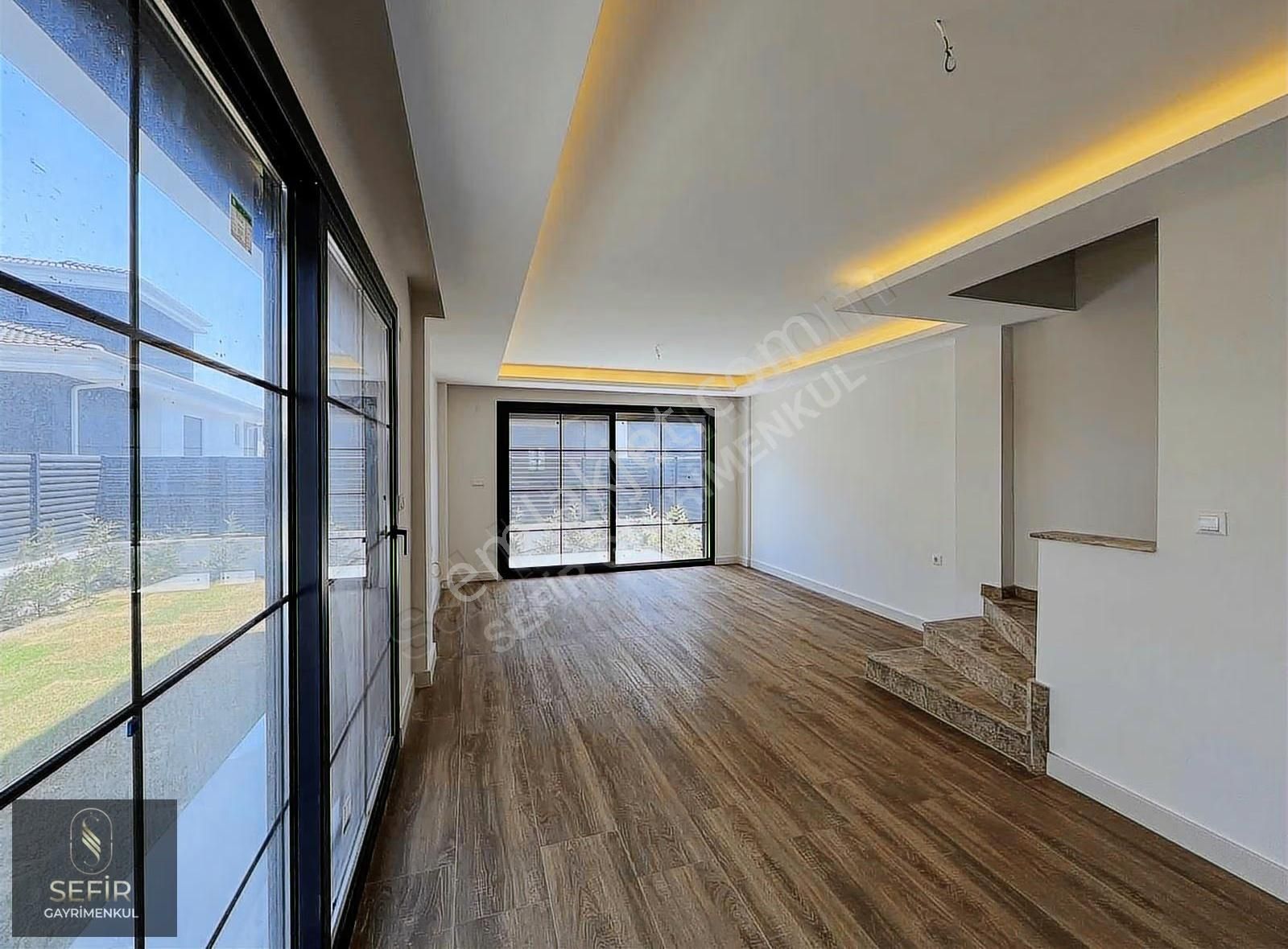 Seferihisar'da Müstakil Havuzlu 4+1 Villa - Görsel 30