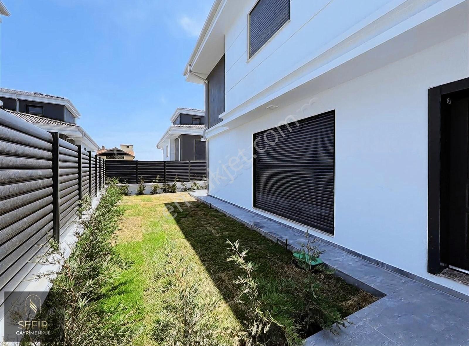 Seferihisar'da Müstakil Havuzlu 4+1 Villa - Görsel 15