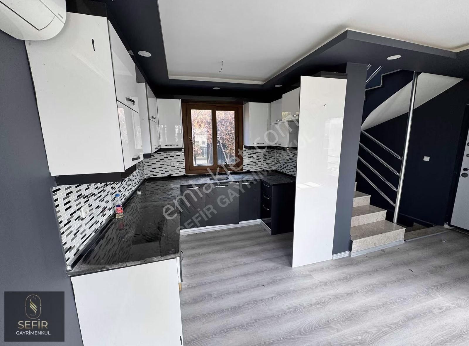 Akarca'da Denize Yürüme Mesafesinde Satılık Müstakil Villa - Görsel 4