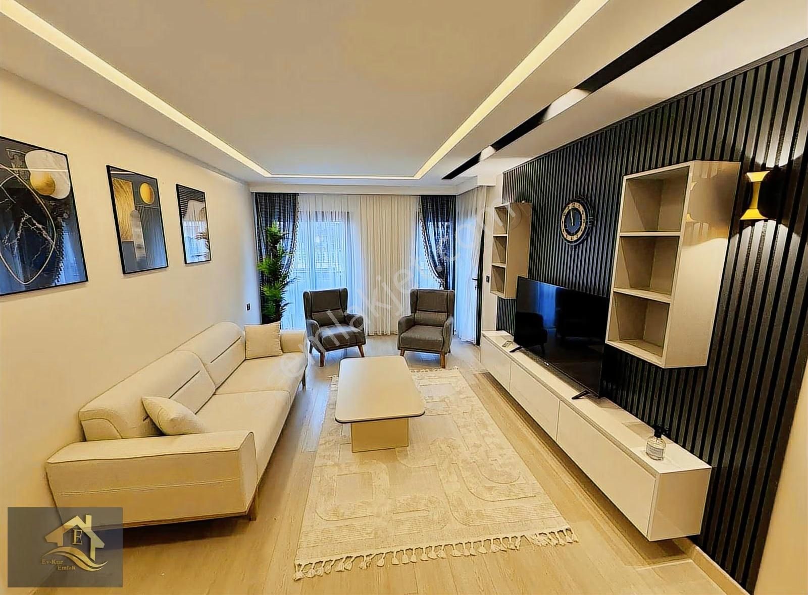 Kuşadası'nda Full Eşyalı Ayrı Mutfak Ebeveyn Banyolu 2+1 Daire