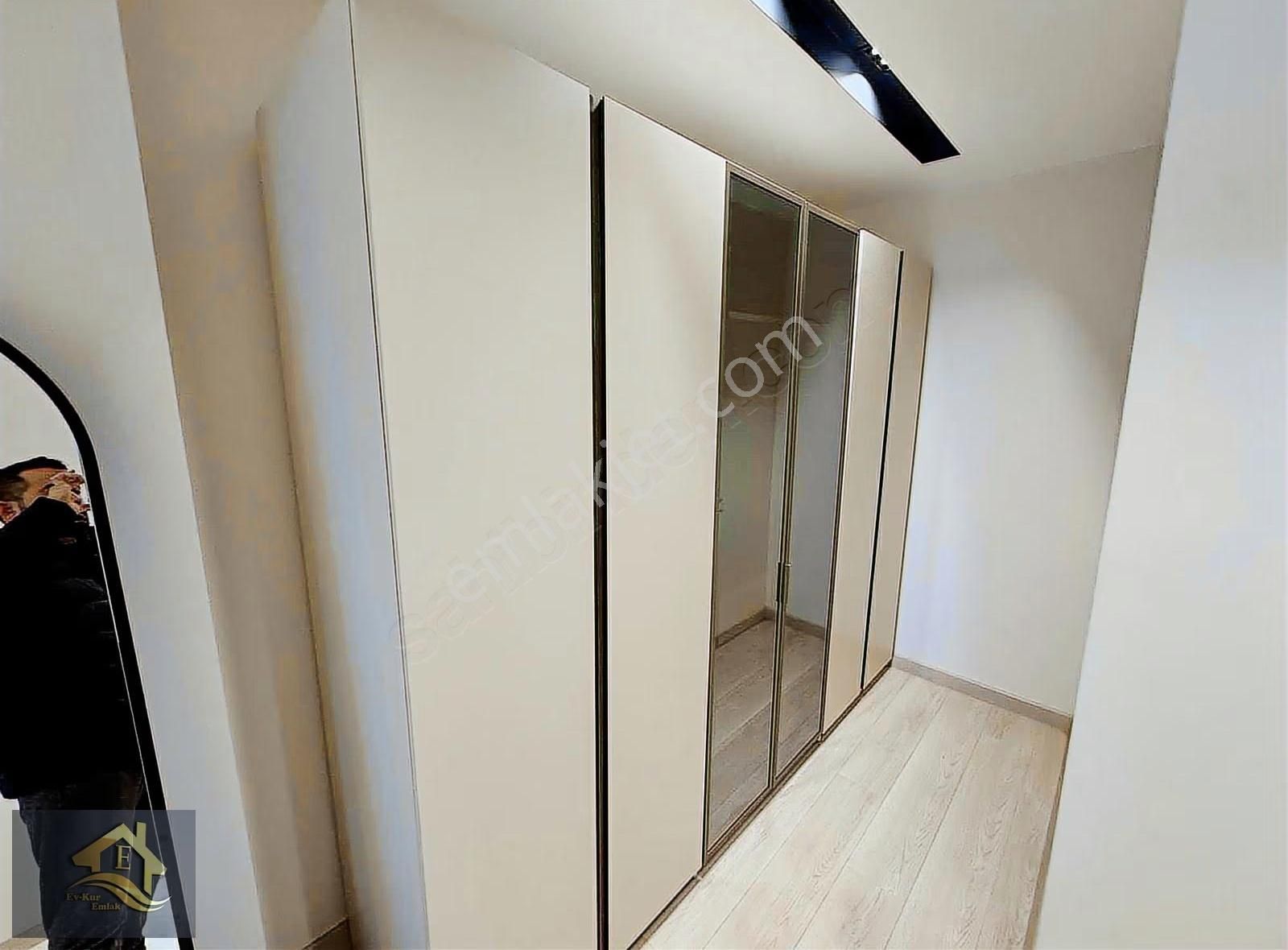 Kuşadası'nda Full Eşyalı Ayrı Mutfak Ebeveyn Banyolu 2+1 Daire - Görsel 12