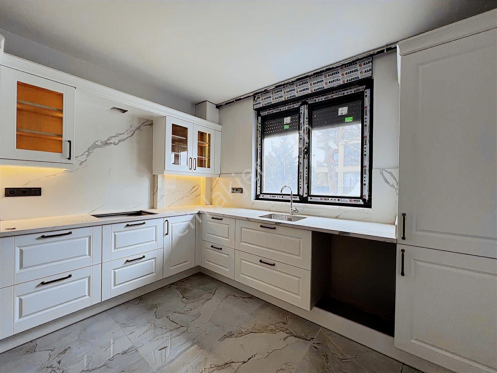 (videolu Tanıtım ) Çengelköy De Butik Sitede 4+1 Satılık Daire - Görsel 12