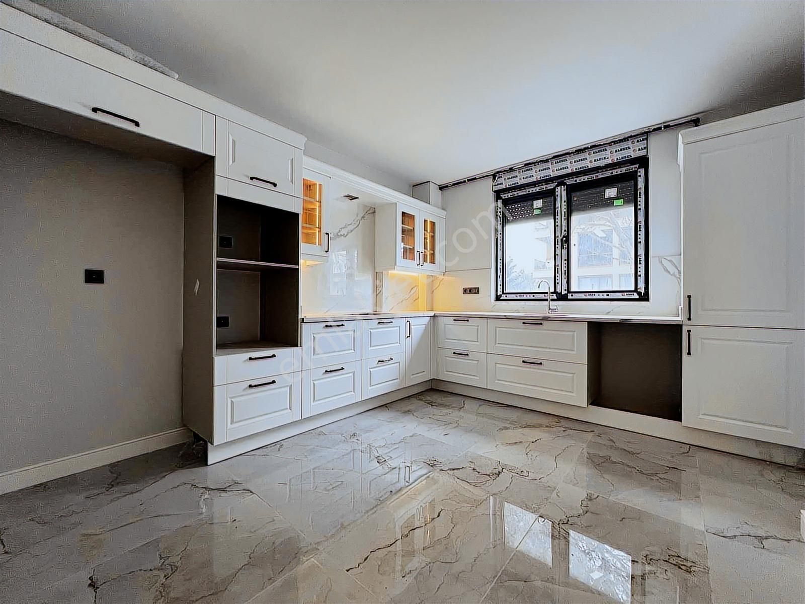 (videolu Tanıtım ) Çengelköy De Butik Sitede 4+1 Satılık Daire