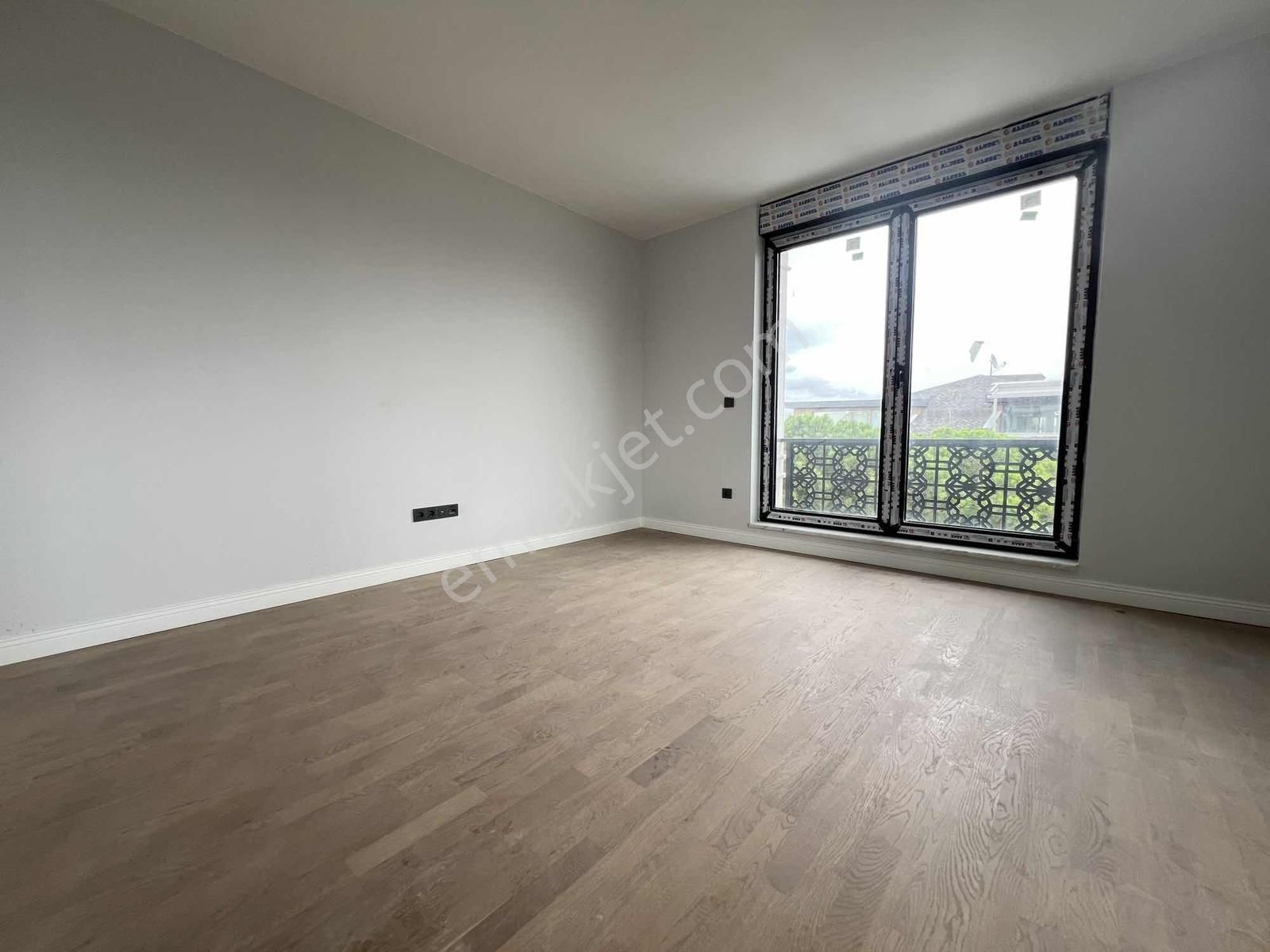 Çengelköy De 3 Bloklu Butik Sitede 6+2 Satılık Dublex - Görsel 5