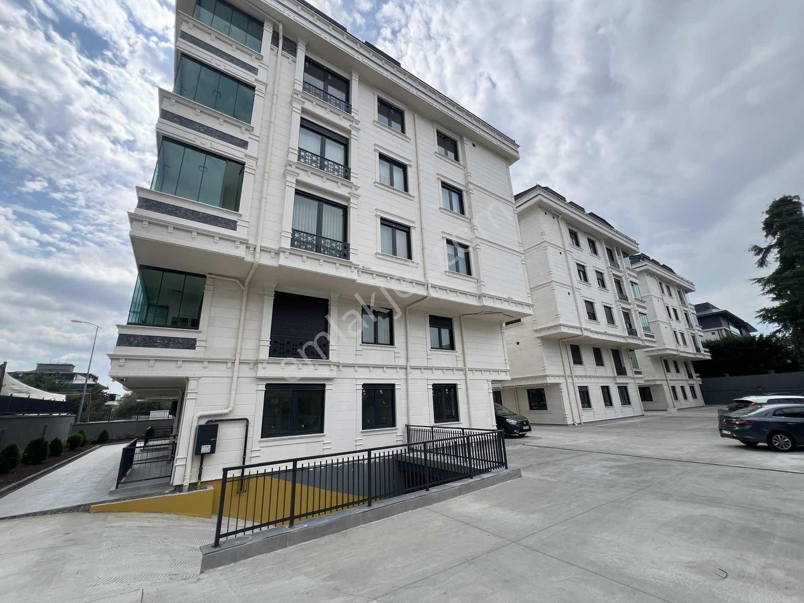 Çengelköy De 3 Bloklu Butik Sitede 6+2 Satılık Dublex - Görsel 34