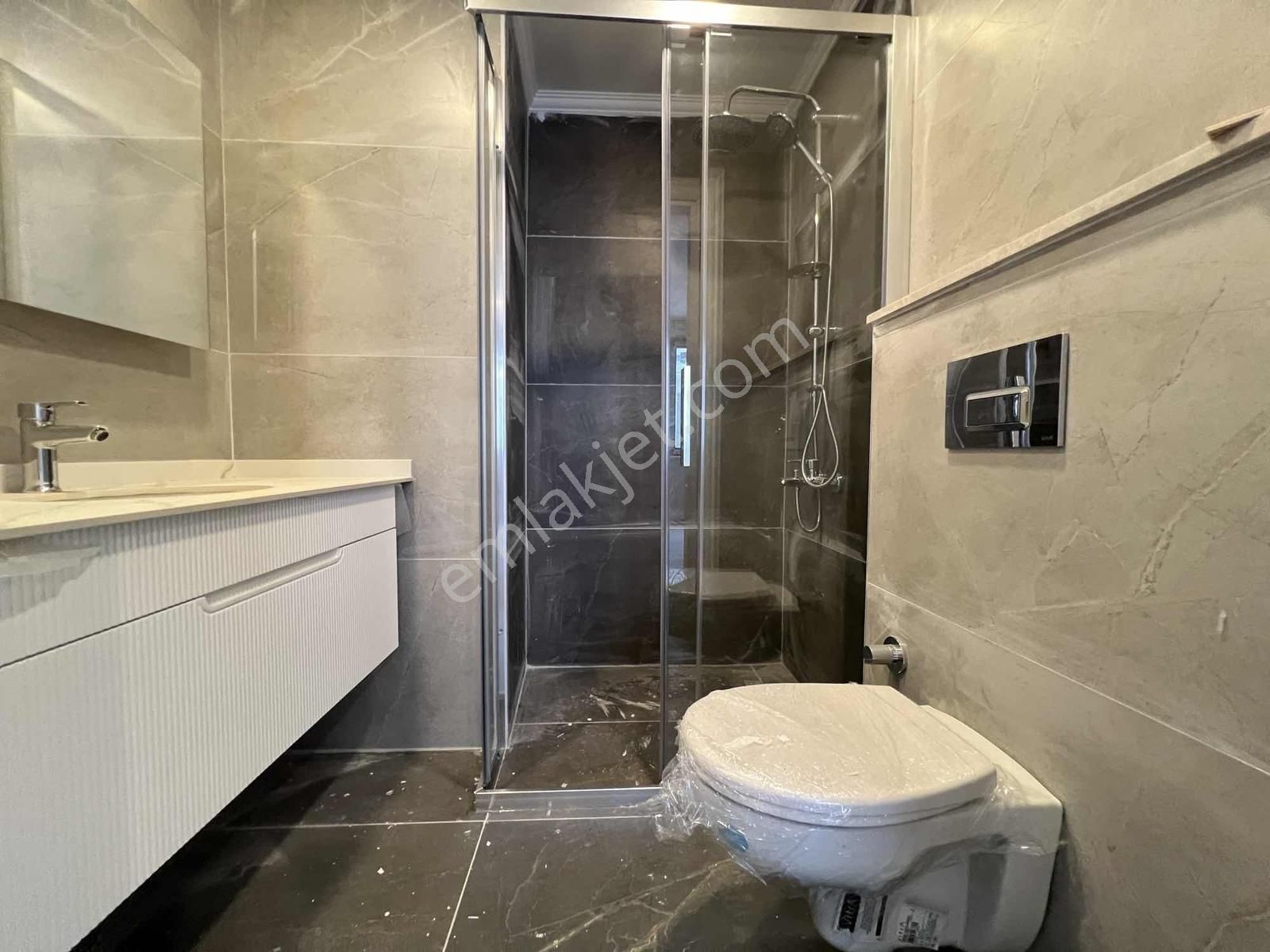 Çengelköy De 3 Bloklu Butik Sitede 6+2 Satılık Dublex - Görsel 19