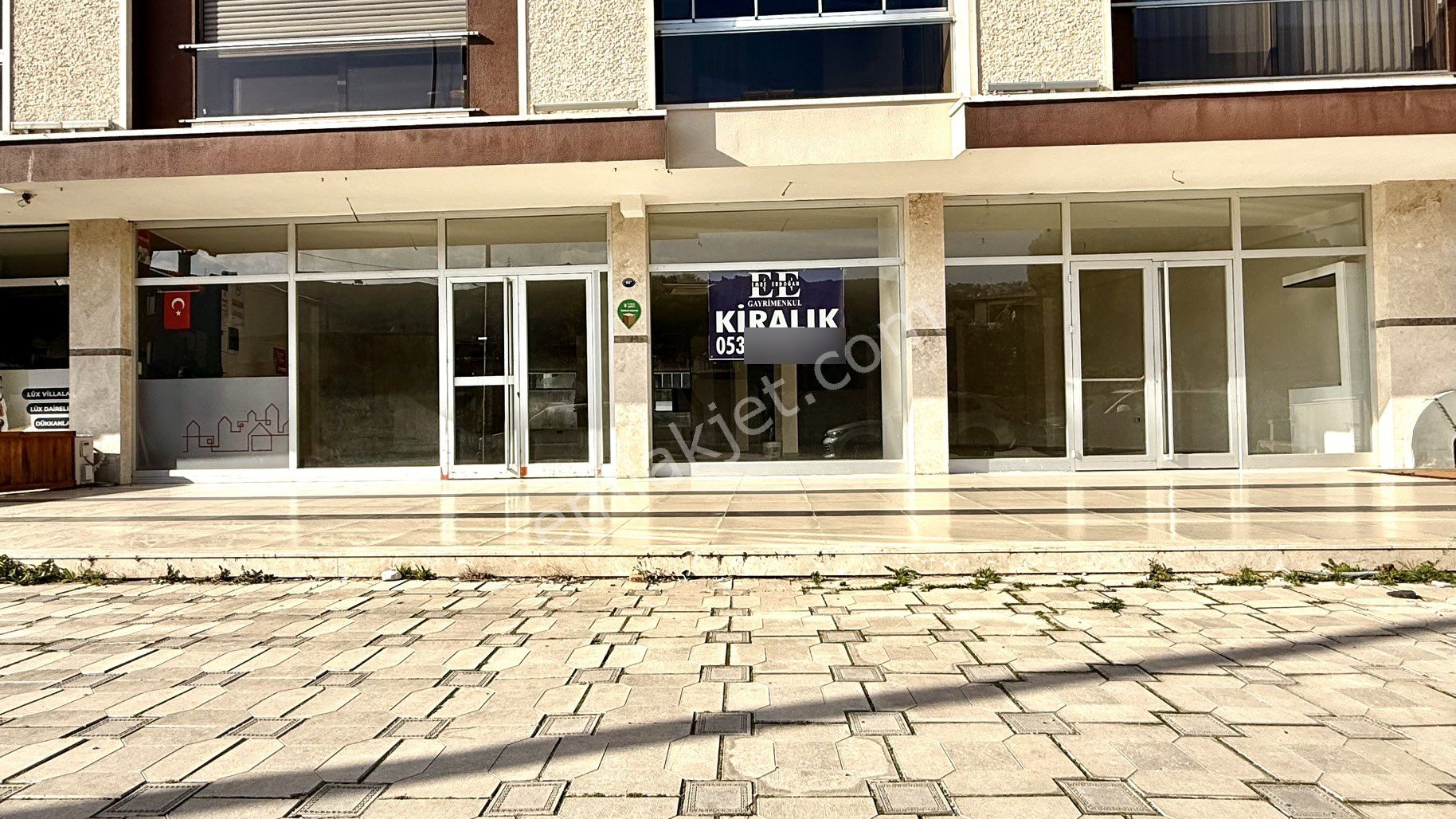 Güzelbahçe Yelki Merkez'de 600 M2 Kiralık Mağaza - Görsel 3