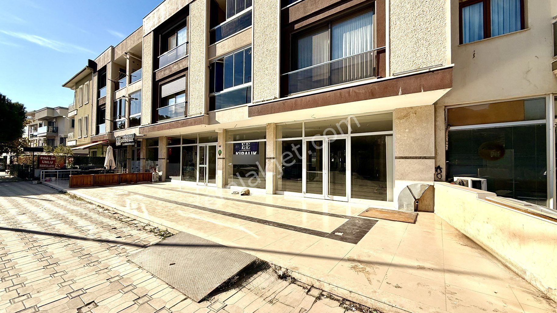 Güzelbahçe Yelki Merkez'de 600 M2 Kiralık Mağaza - Görsel 5