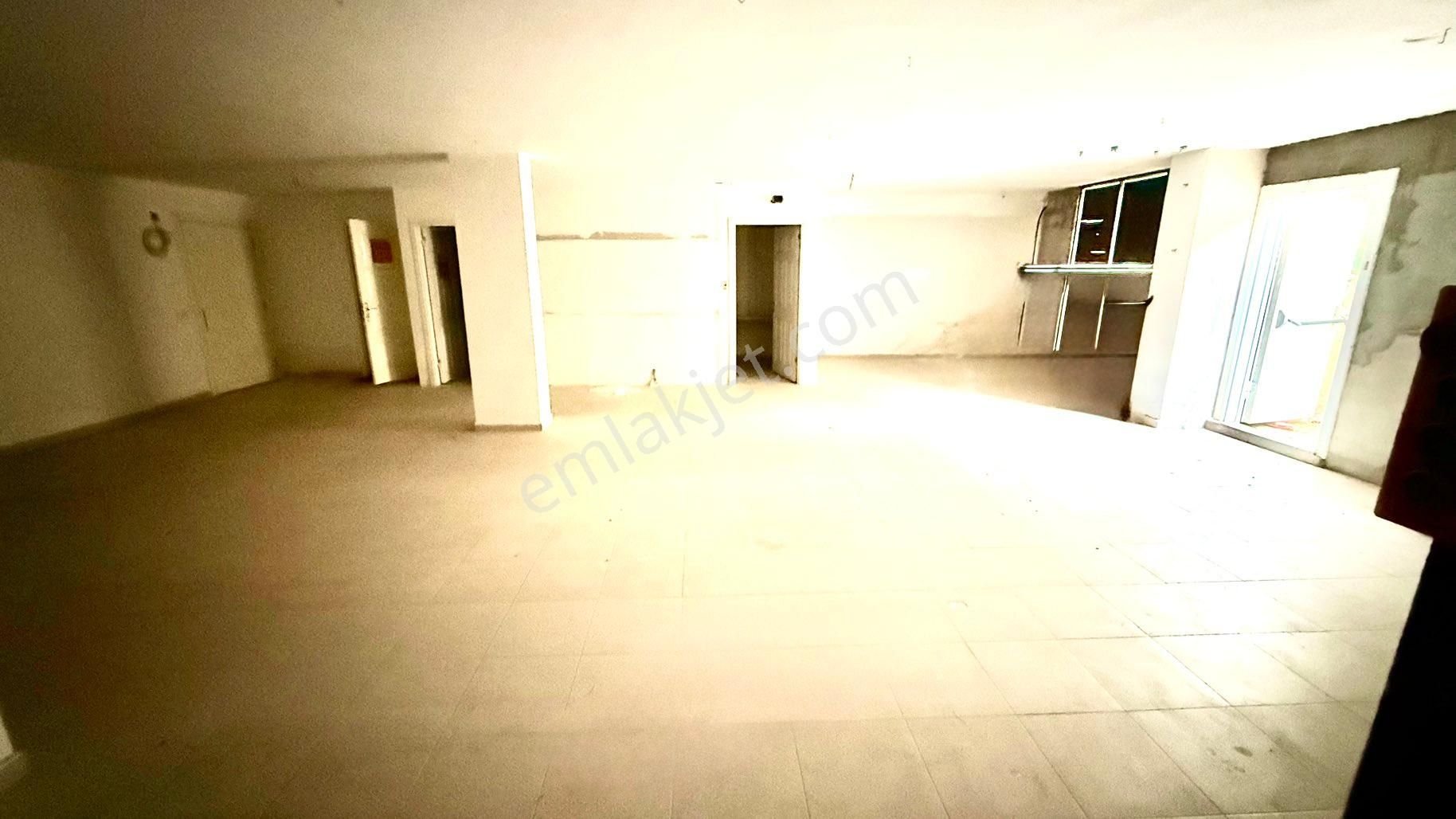 Güzelbahçe Yelki Merkez'de 600 M2 Kiralık Mağaza - Görsel 32