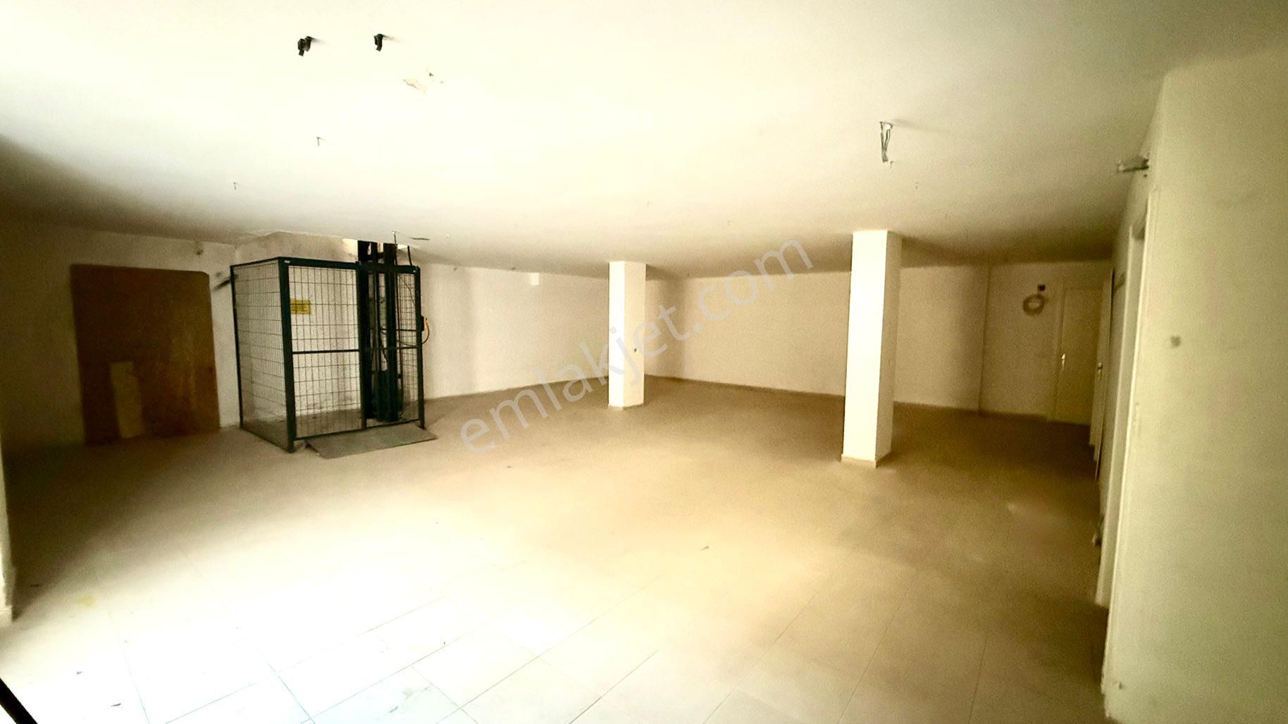Güzelbahçe Yelki Merkez'de 600 M2 Kiralık Mağaza - Görsel 27