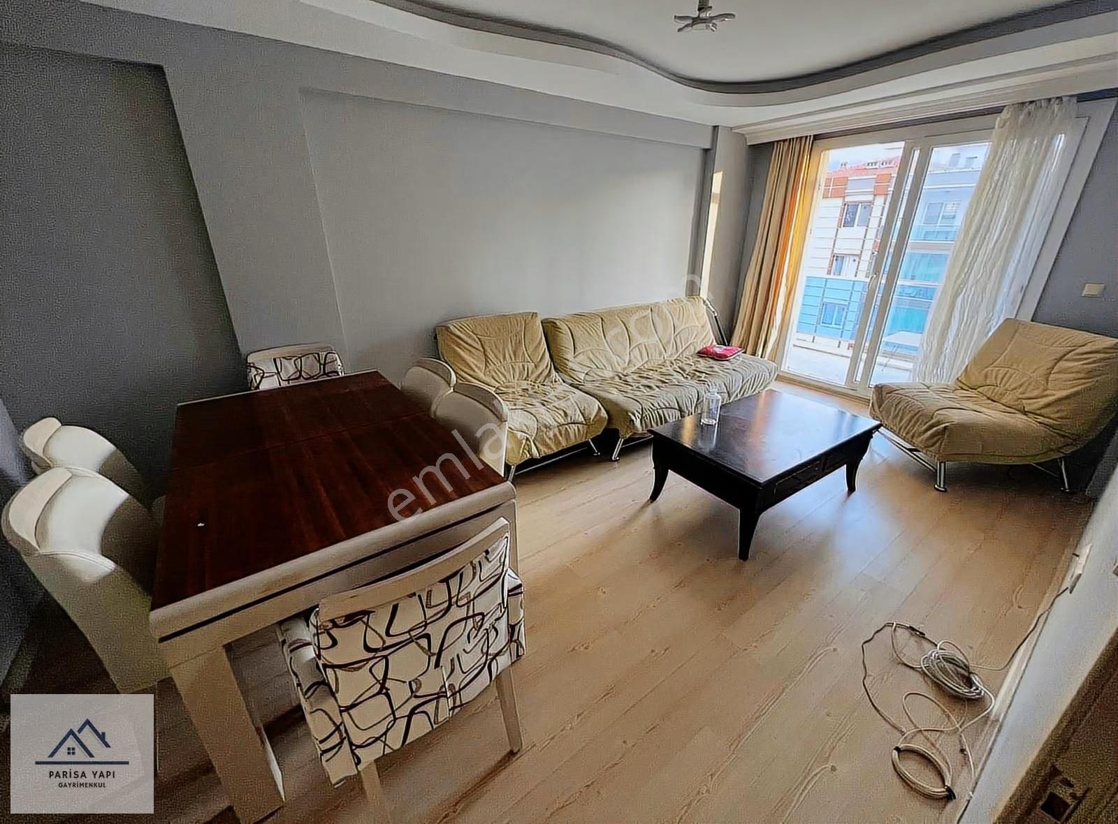 Parisa'dan Buca Batı Çıkışında D.gazlı Arakat Balkonlu Kirlık2+1