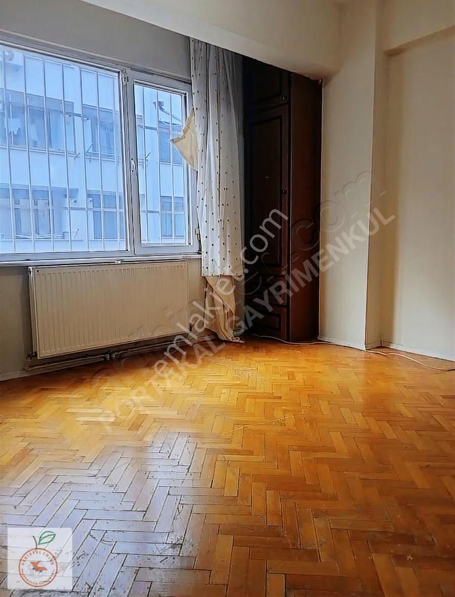 Üsküdar Selimiyede 2+1 Satılık Harika Konumda Daire - Görsel 13