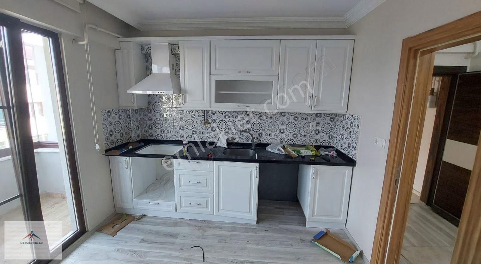 Ebebeyn Banyolu 135 M2 3+1 Oda Balkonlar Kapalı