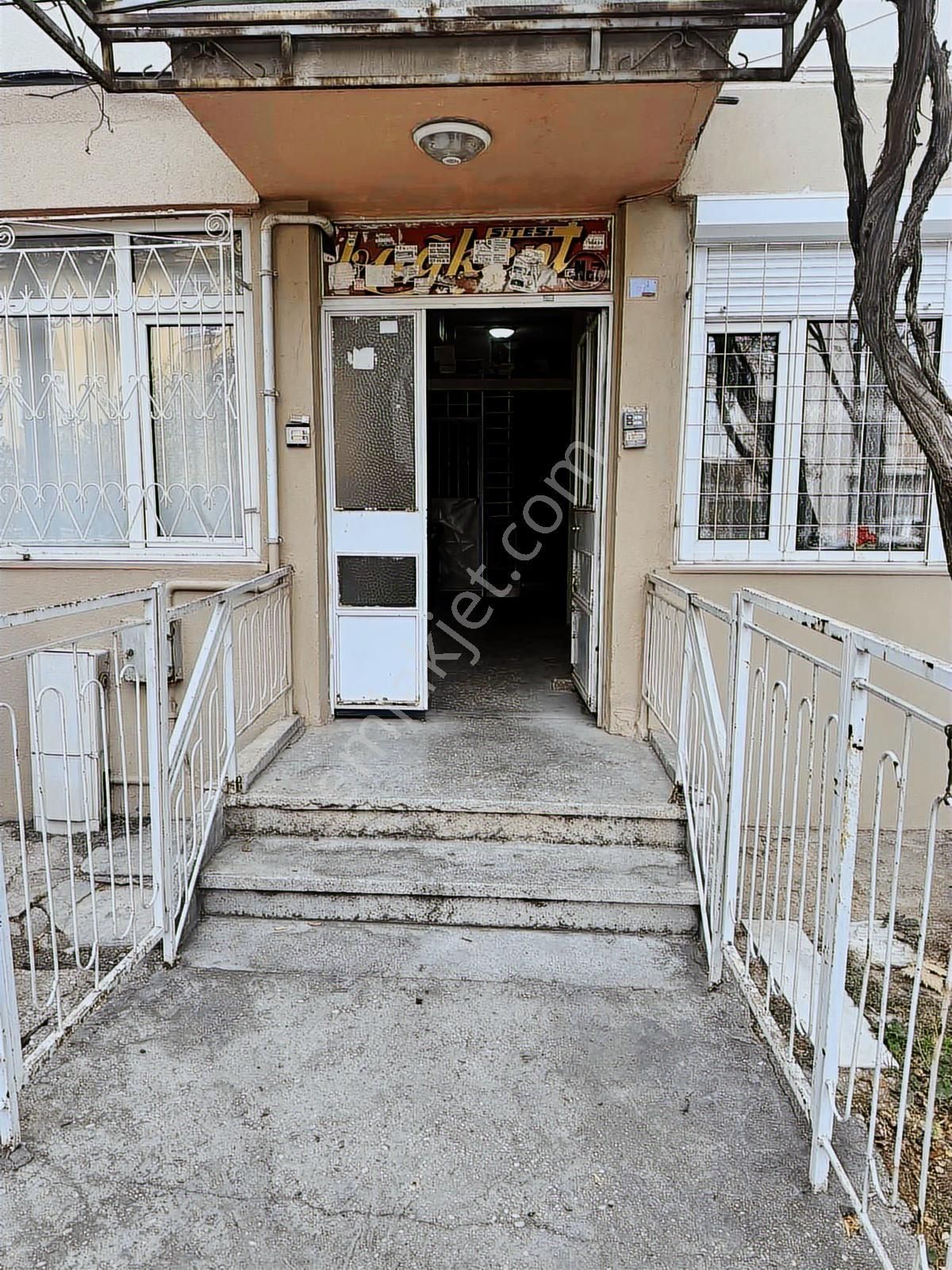 Cumhuriyet Mahallesinde Hesaplı 3+1 - Görsel 2