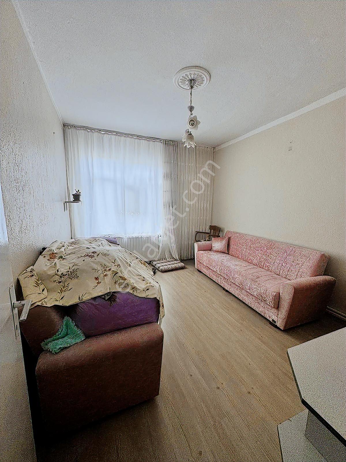 Cumhuriyet Mahallesinde Hesaplı 3+1 - Görsel 11