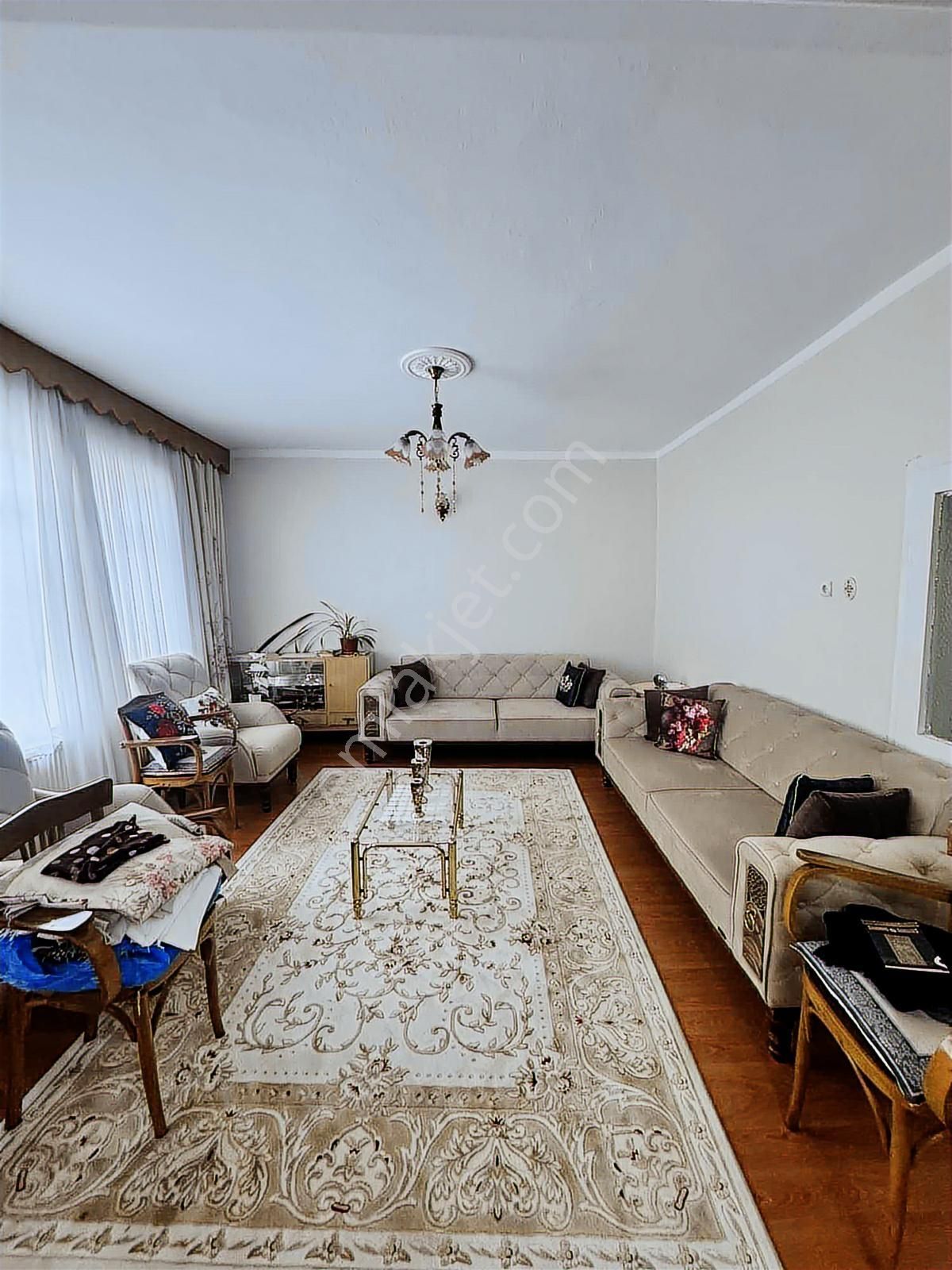 Cumhuriyet Mahallesinde Hesaplı 3+1 - Görsel 18