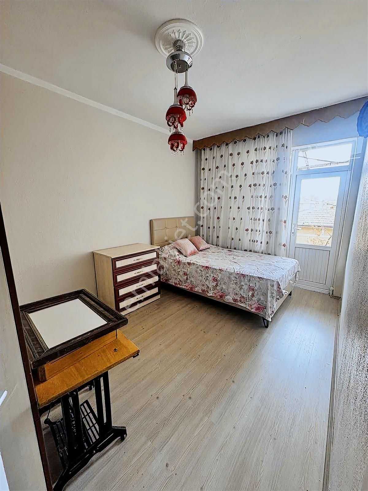 Cumhuriyet Mahallesinde Hesaplı 3+1 - Görsel 2