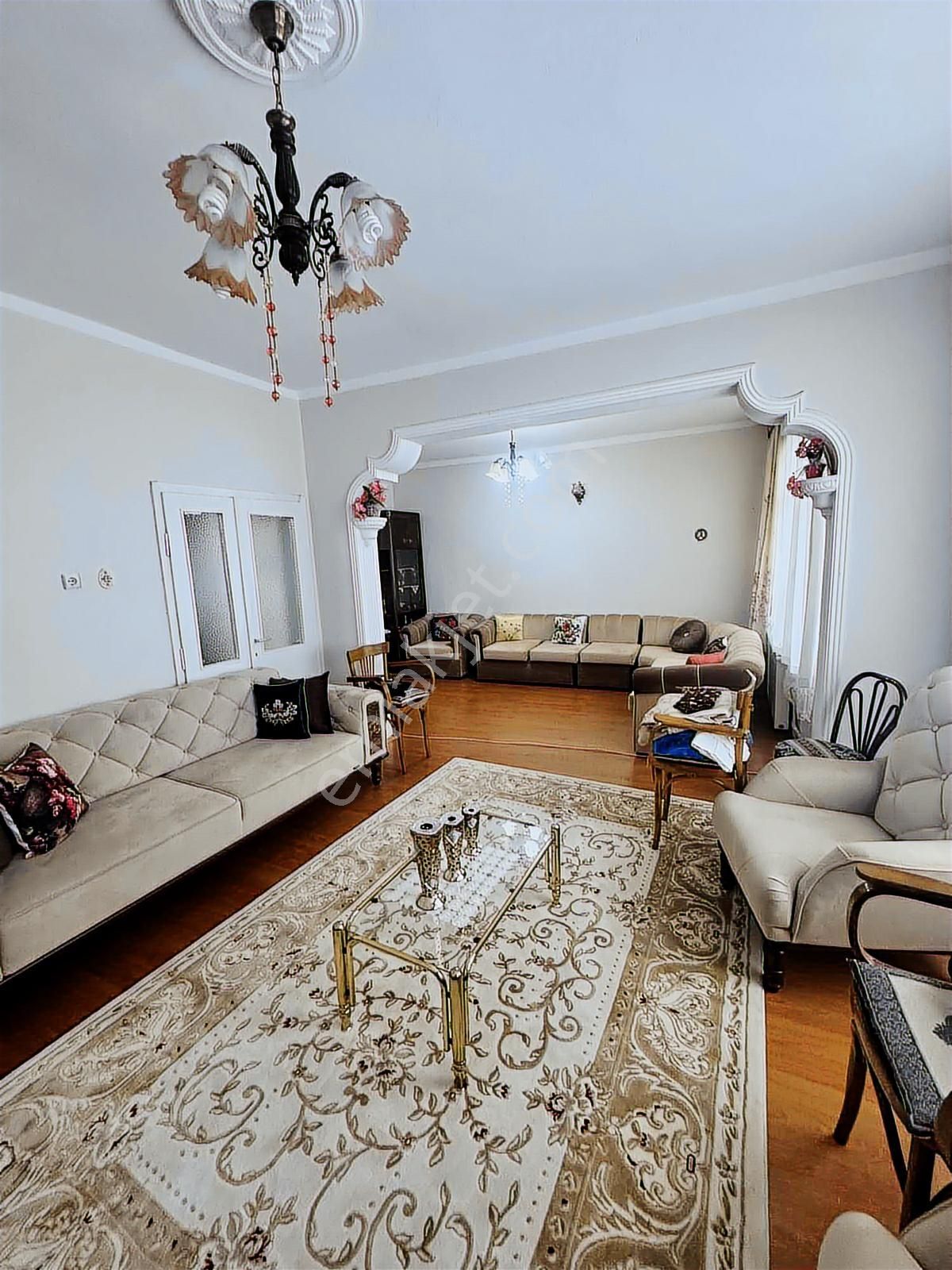 Cumhuriyet Mahallesinde Hesaplı 3+1 - Görsel 13