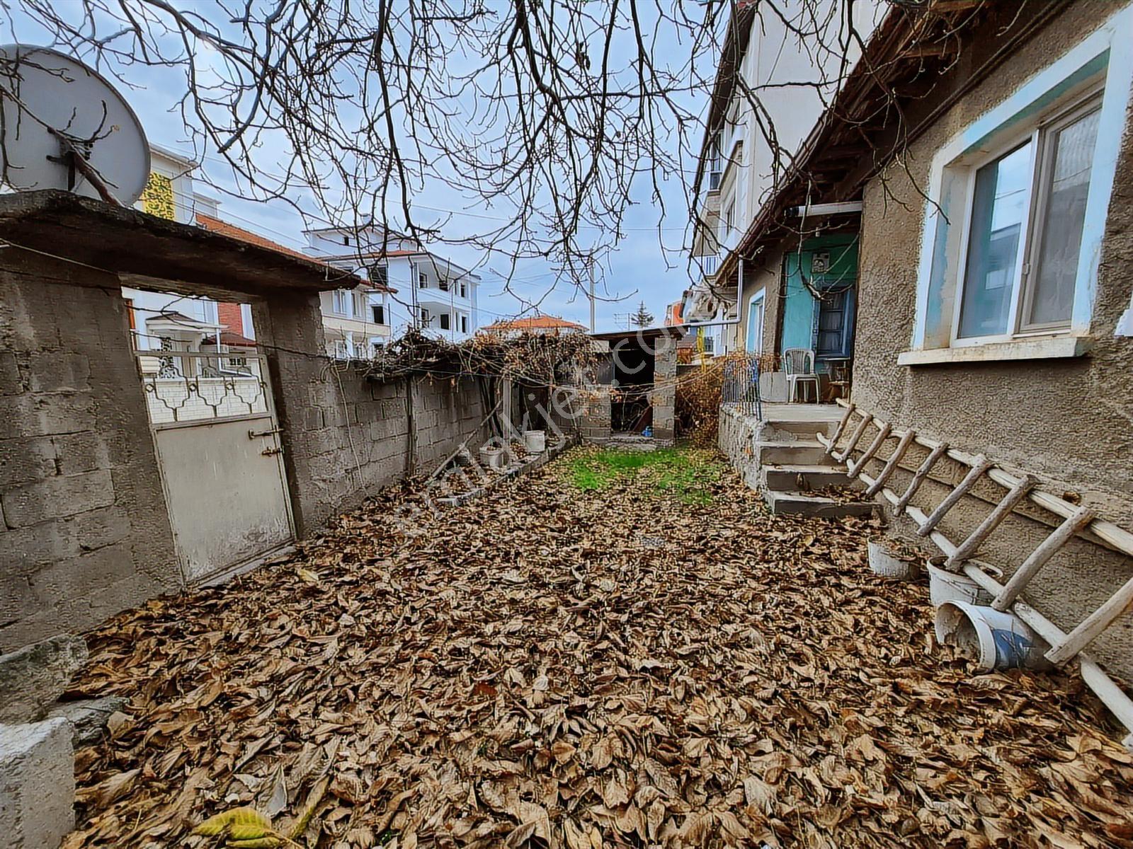 İlbey // Kurtuluş Mah. Yener Sok' Ta 370 M² Arsalı Müstakil Ev - Görsel 7