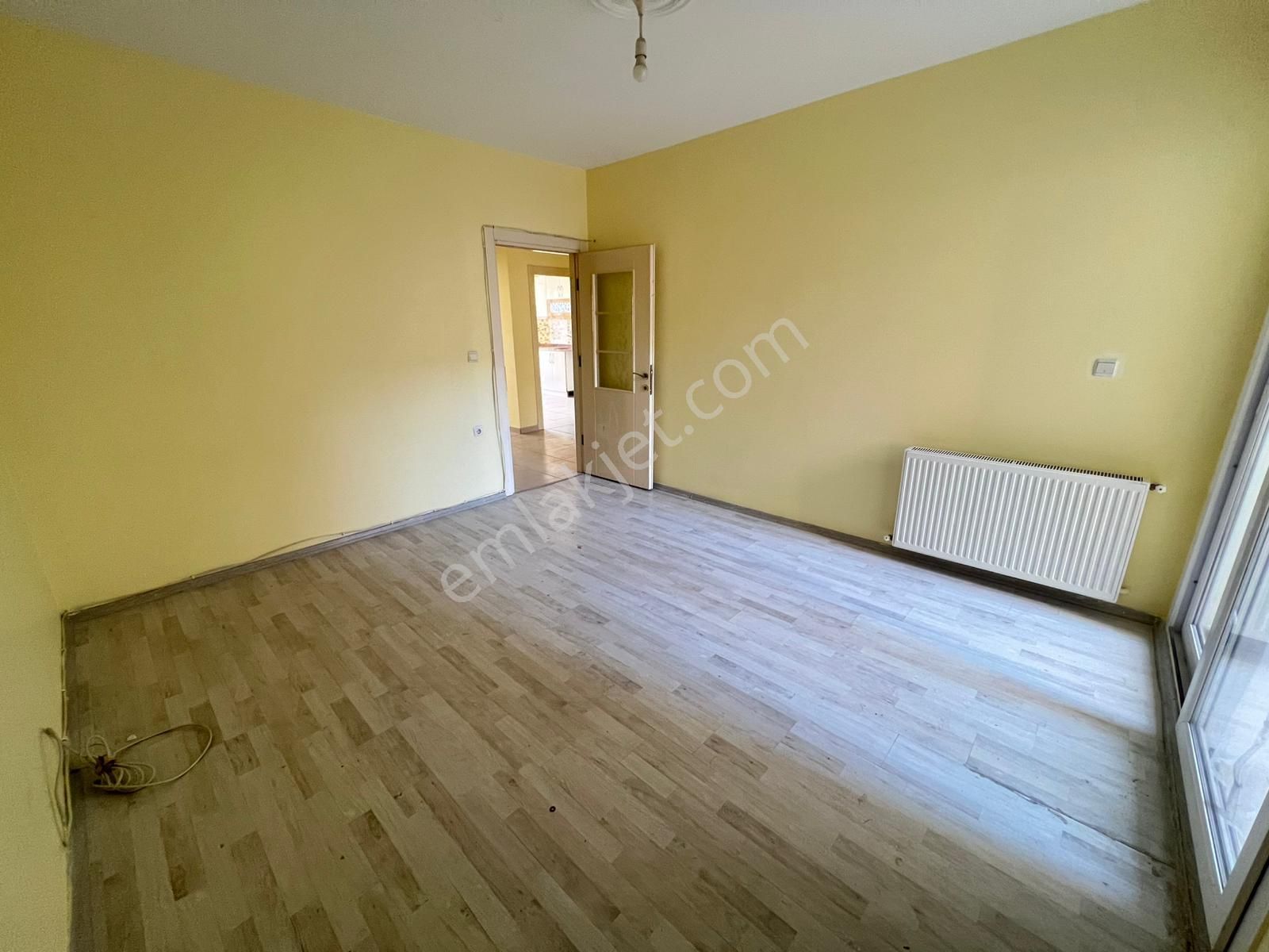 Arve'den Barış Mh'de Gmk Ve Çarşıya Yakın Kiralık 2+1 Daire