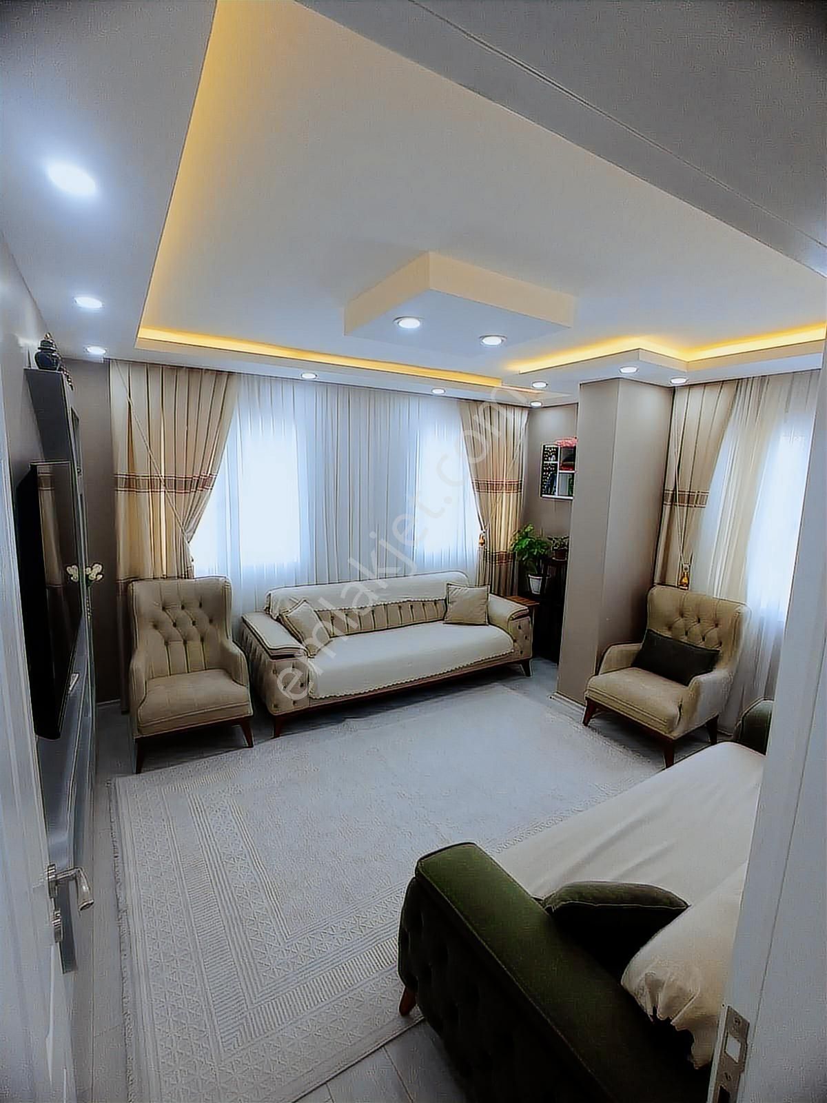 Zorlu'da Sofudede Mah. Müstakil Geniş Oturumlu 2+1 Kapalı Mutfak - Görsel 3