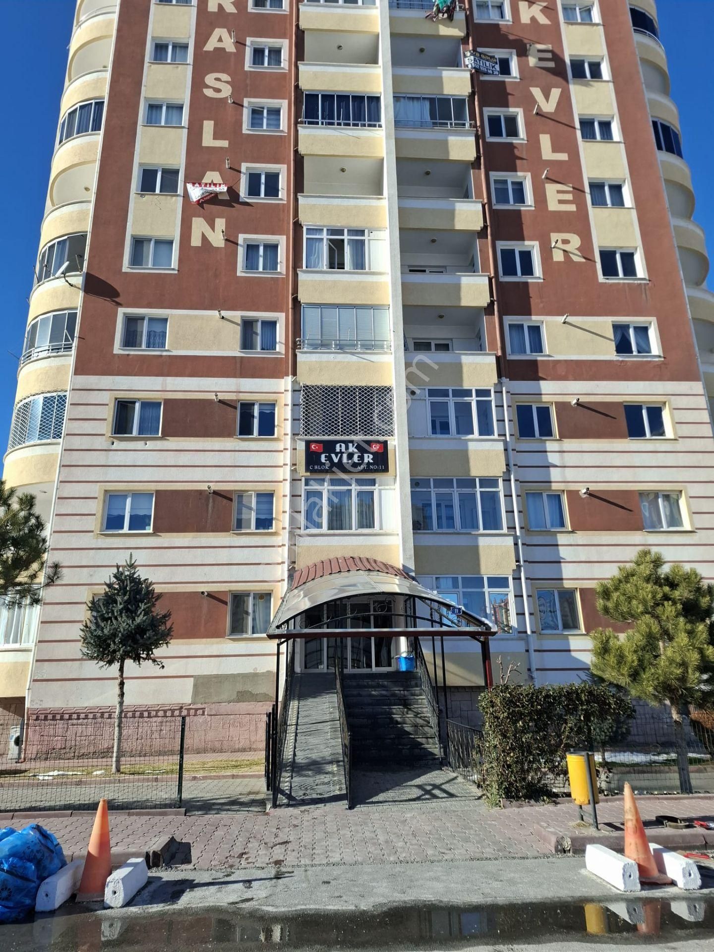 Beyazşehir Ak Evlerde Kiralık 3+1 Daire - Görsel 3