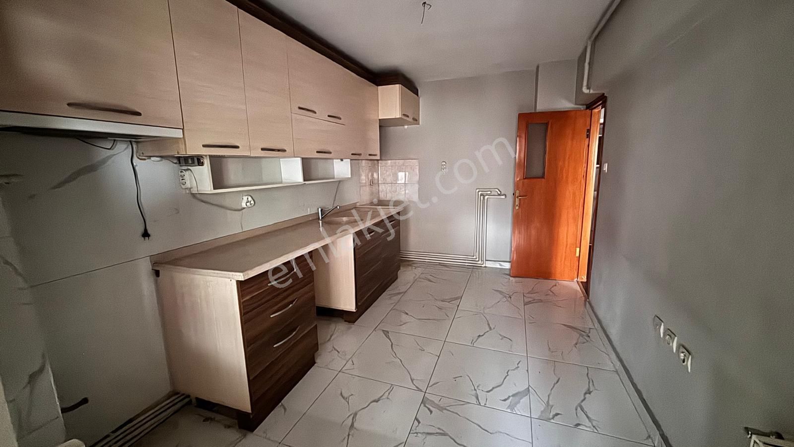 Fsm Metro İstasyonuna 100 M Site İçerisinde 3+1 Kombili Daire - Görsel 3