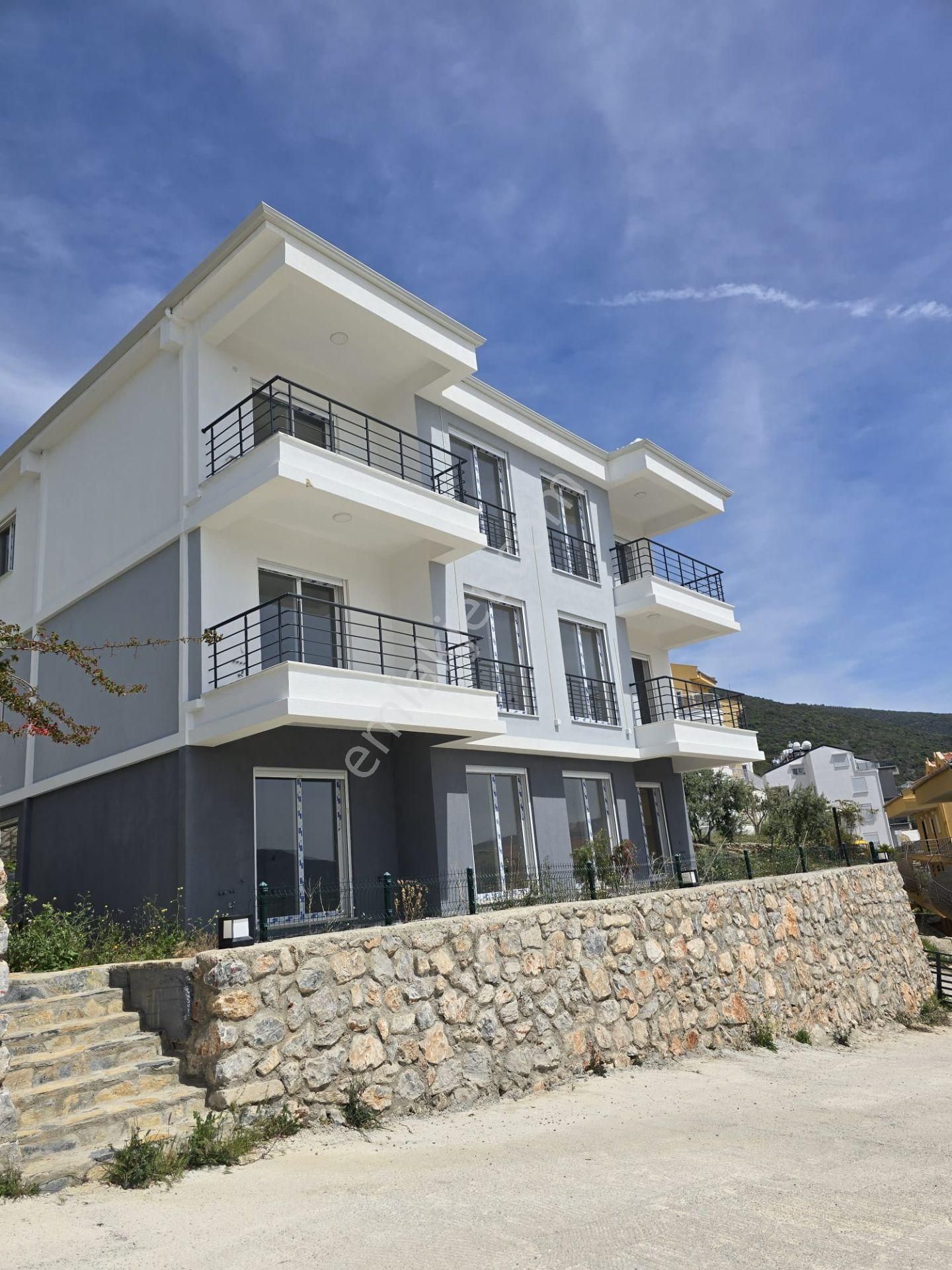 Didim Akbükte Full Deniz Manzaralı Sıfır 2+1 Daire